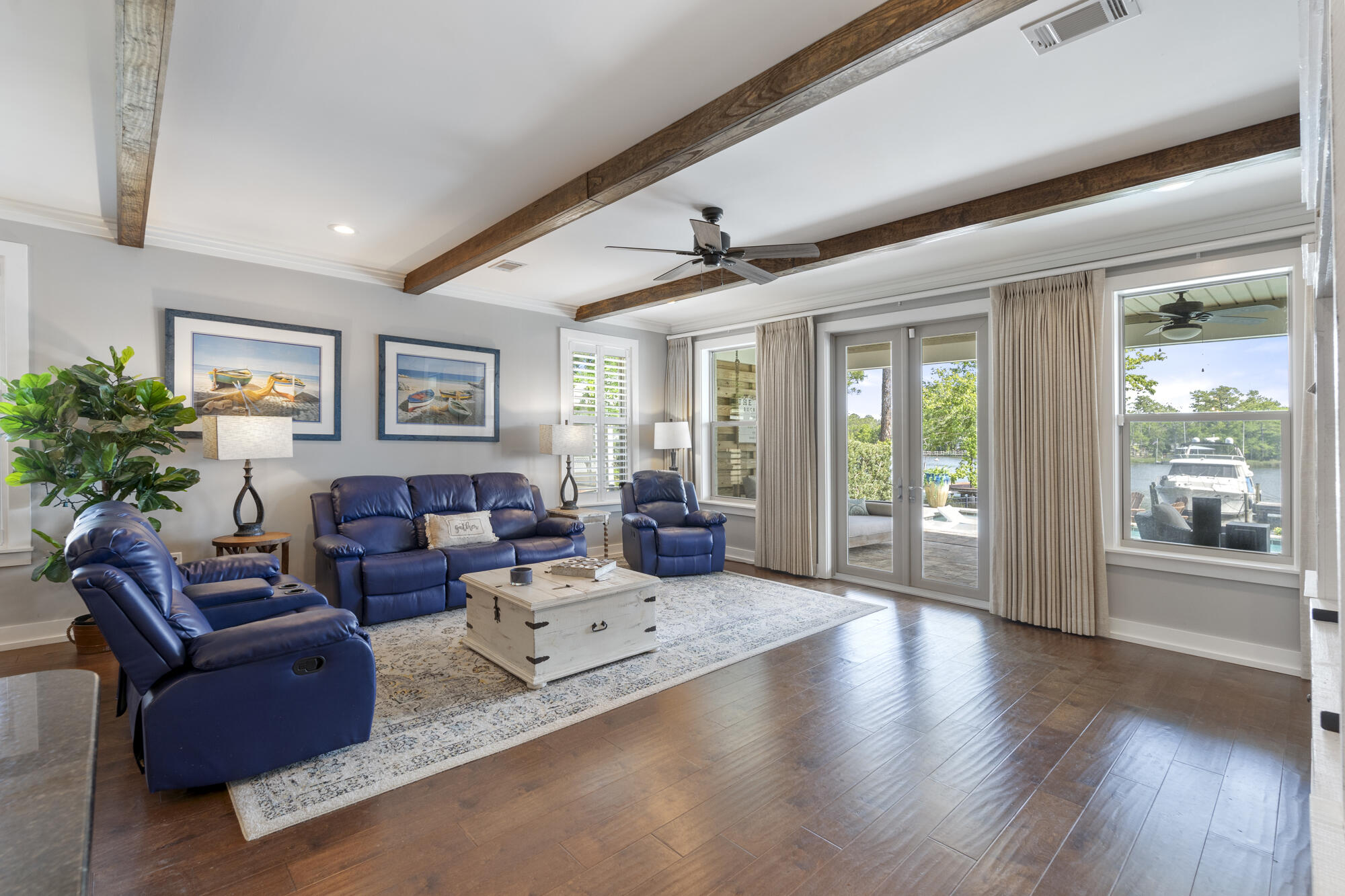 BAY GROVE - Residential