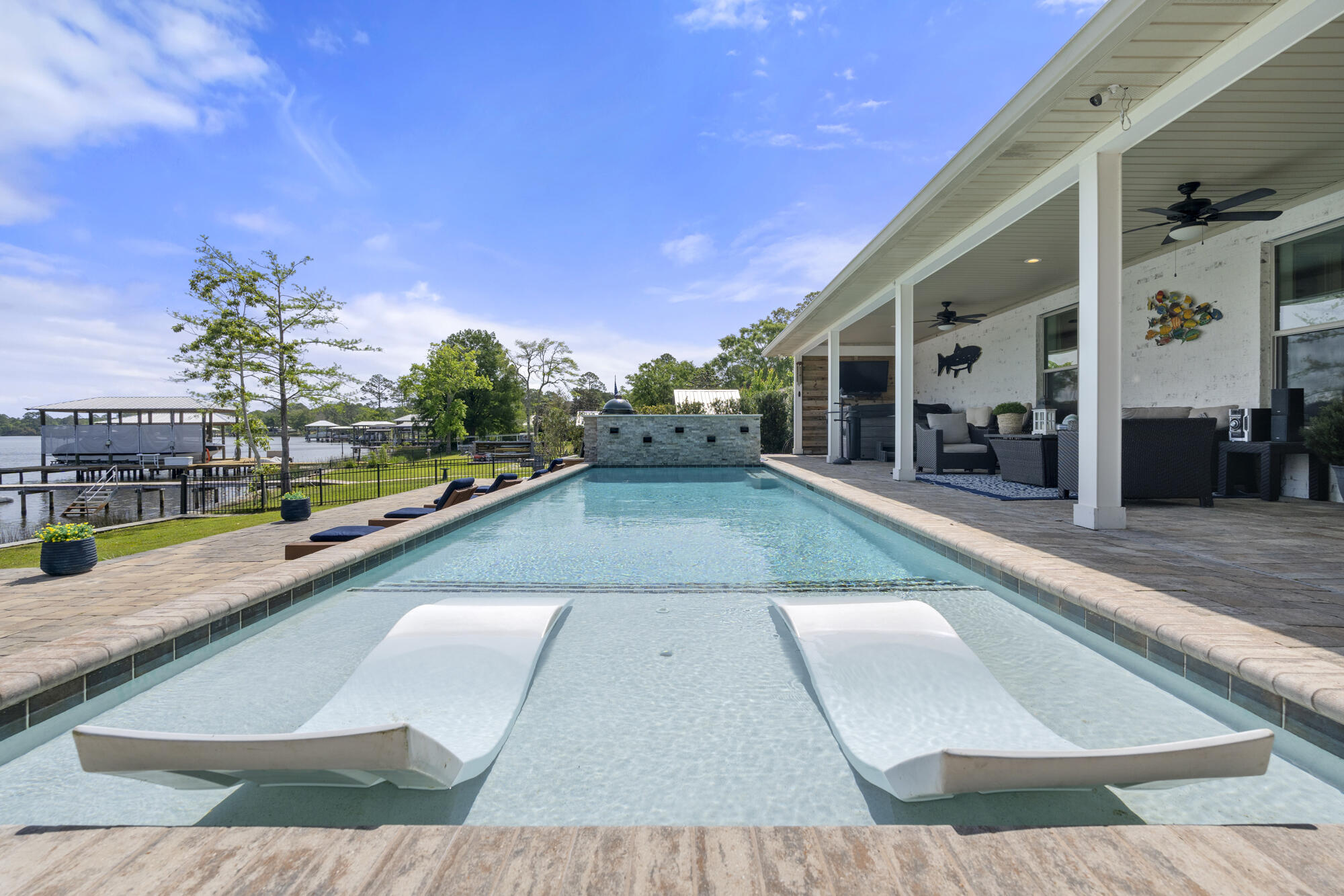 BAY GROVE - Residential