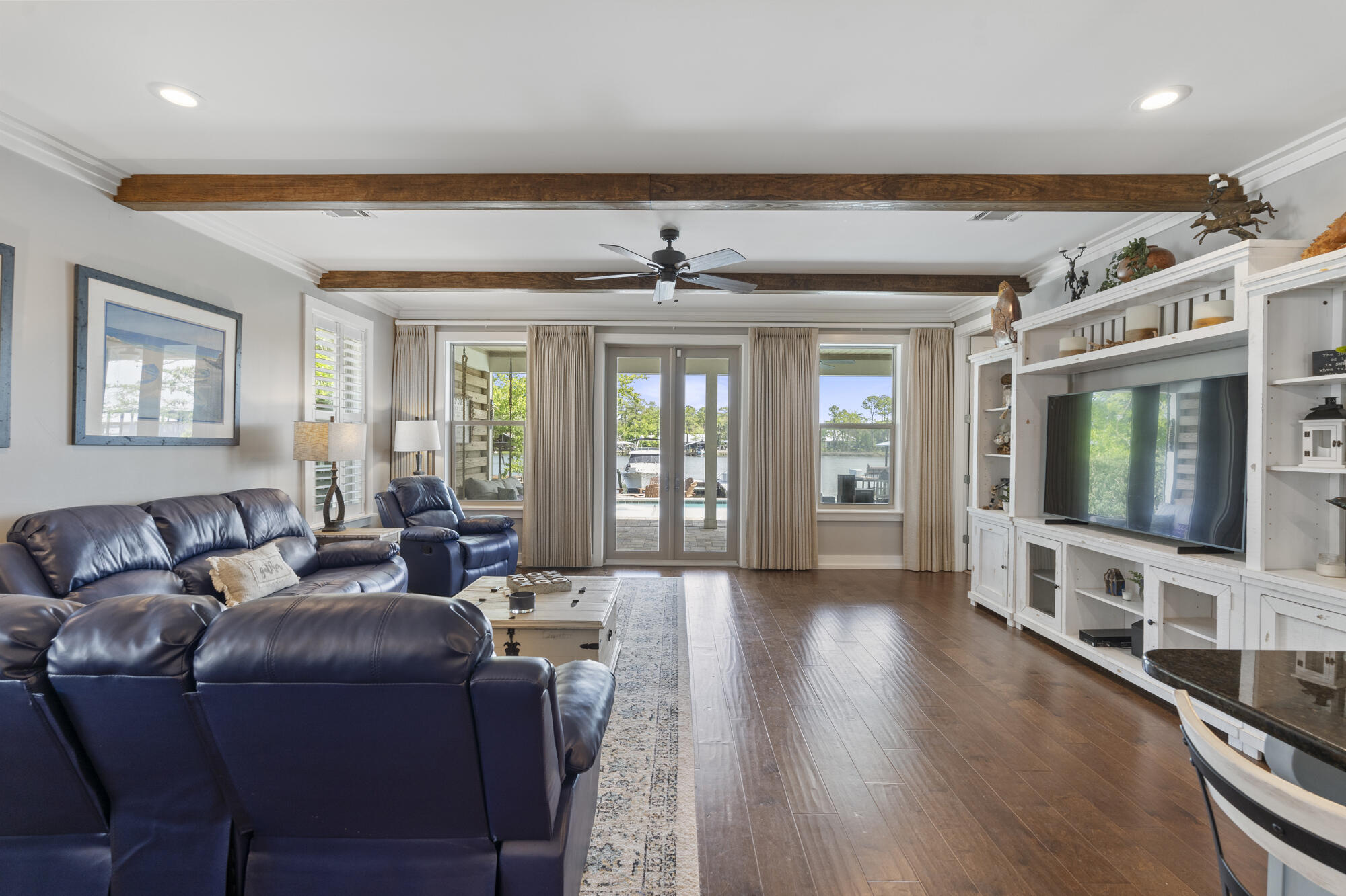 BAY GROVE - Residential