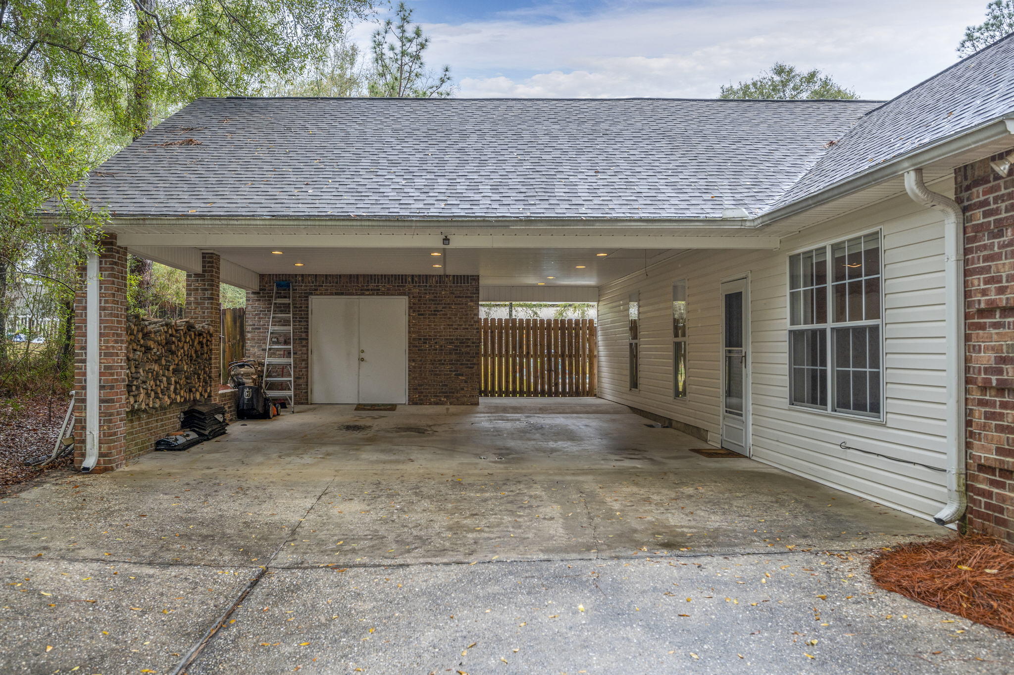 INDIAN TRAILS PH I E1/2 LOT 3 BLK C - Residential