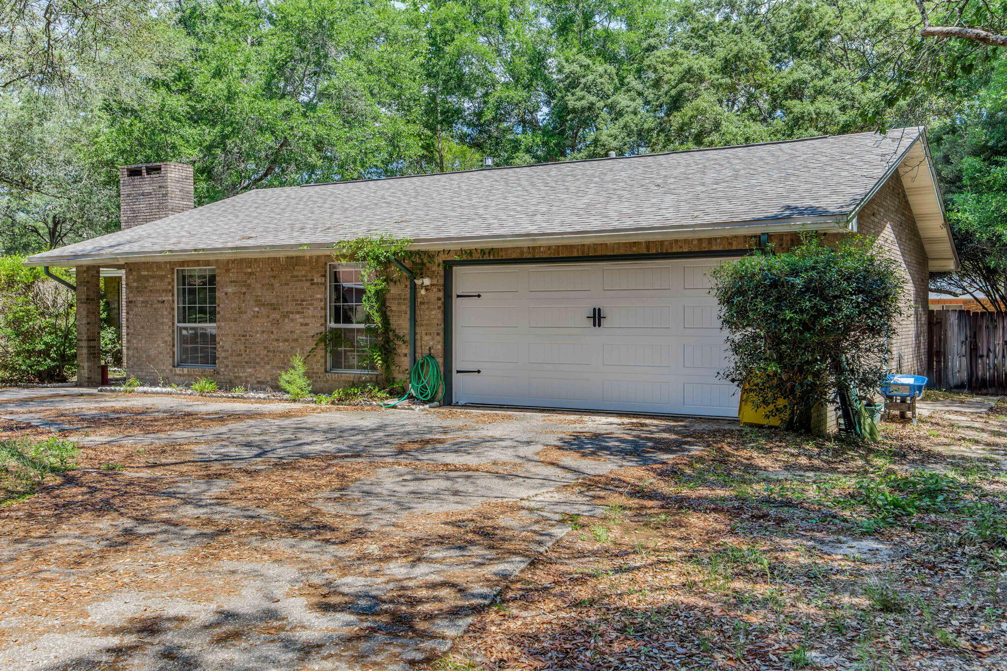 This will maintained home in the heart of Niceville in a desirable area is now available. With 3 bedroom and 2 bath, this brick home is central located on a large lot and conveniently located near shopping, restaurants, and the hospital. As you enter the home, you are welcomed with a large family room with cathedral ceilings. Home features a roof that was replaced in 2021, spacious bedrooms, 2 car garage and enclosed patio/sun room. Don't miss out on this one. Call to schedule your showing today.