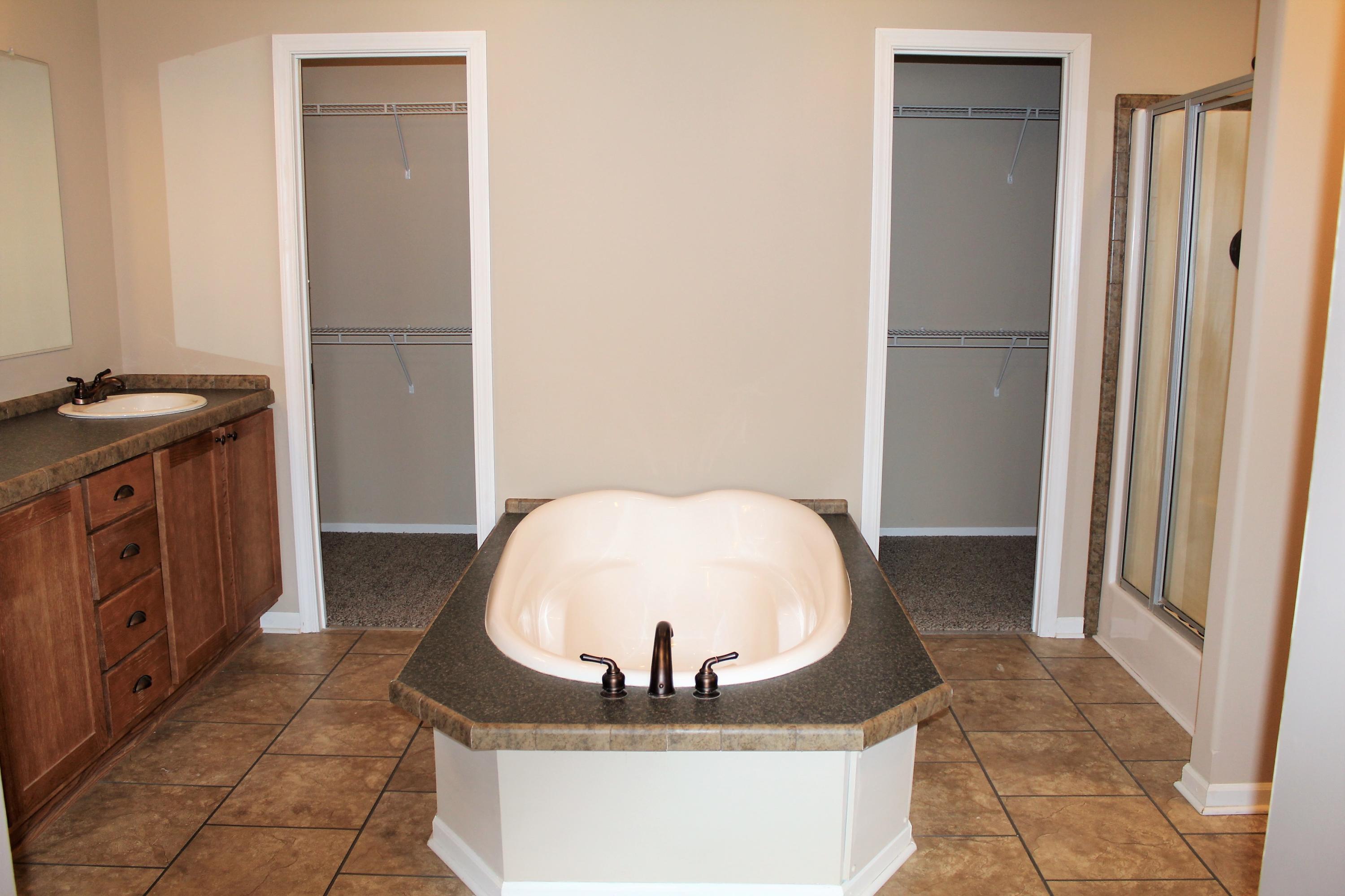 THE PINES - Residential