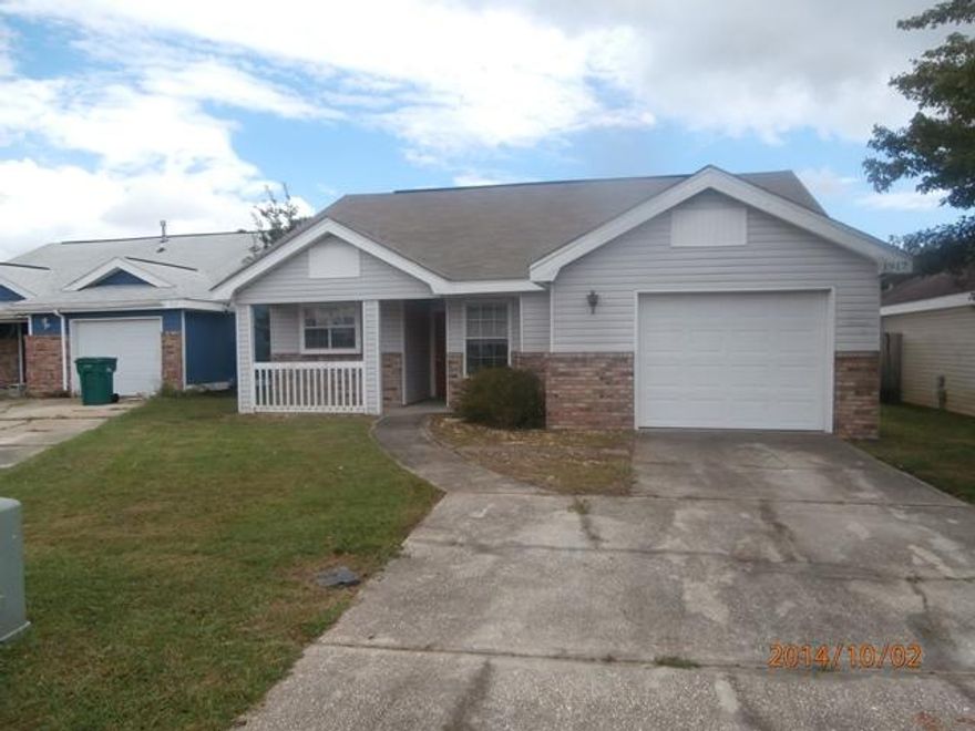 Charming 3 Bd / 2 Ba home convenient to both bases... Home features fireplace, cathedral ceilings, eat-in kitchen, walking in closet in master & spacious master bath. One car garage. Don't miss out on this excellent opportunity. Prior to seller receipt & approval of the full title package from foreclosure, title to the Property will be conveyed by a quit claim deed.