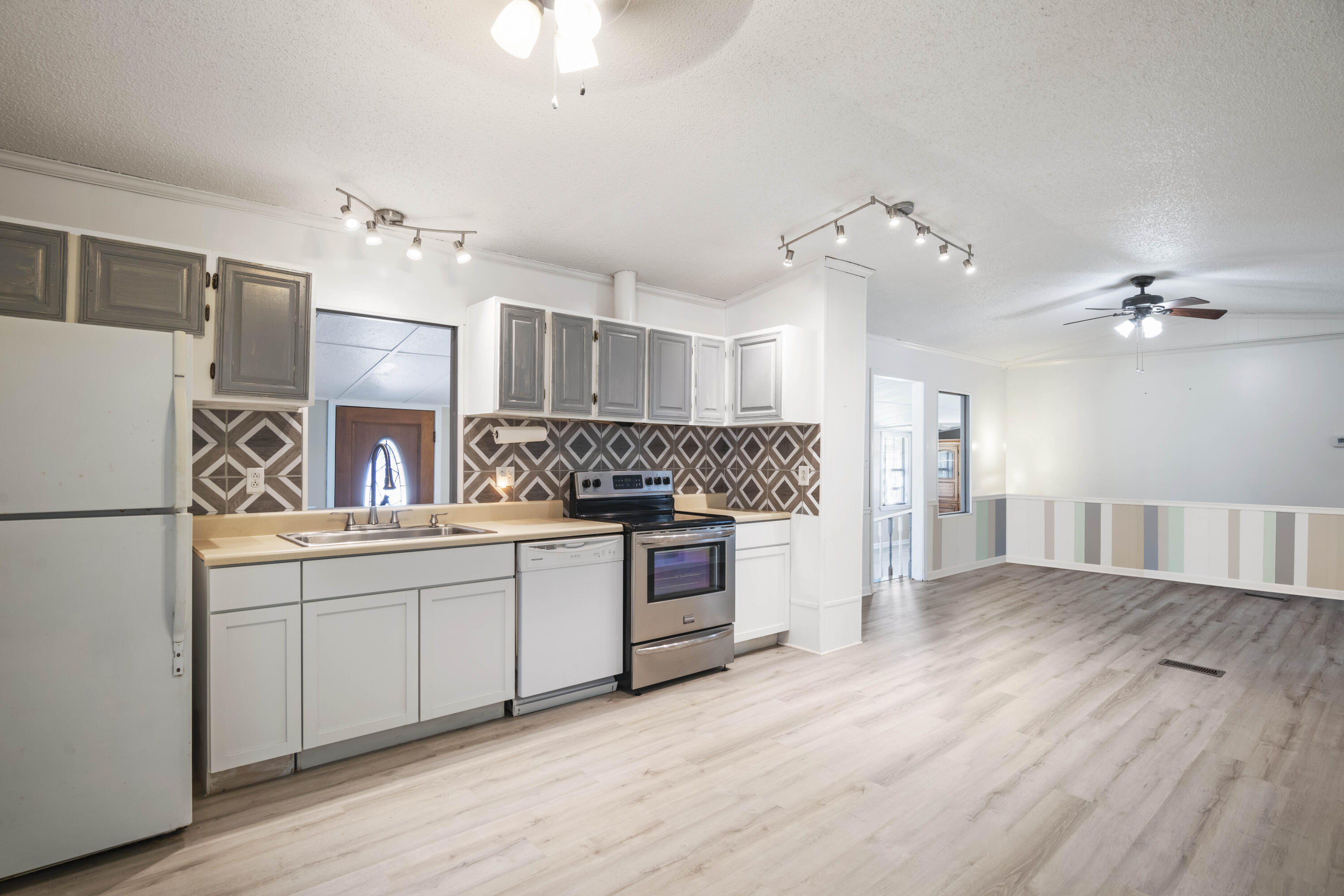 SAND DOLLAR ESTATES - Residential