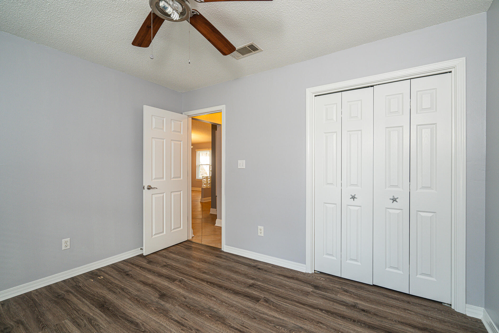 COUNTRY BREEZE ESTATES - Residential