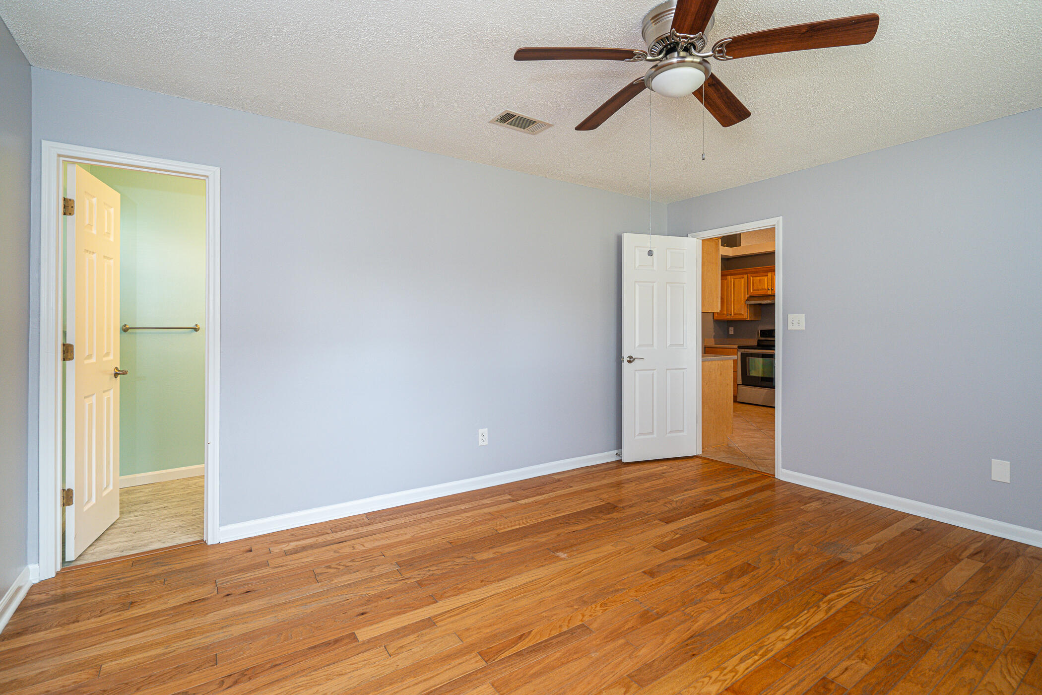 COUNTRY BREEZE ESTATES - Residential