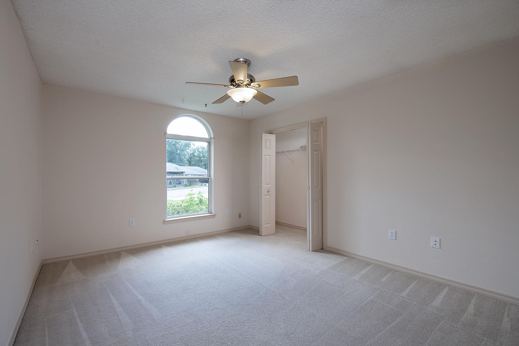 SPRING HOLLOW ESTATES - Residential