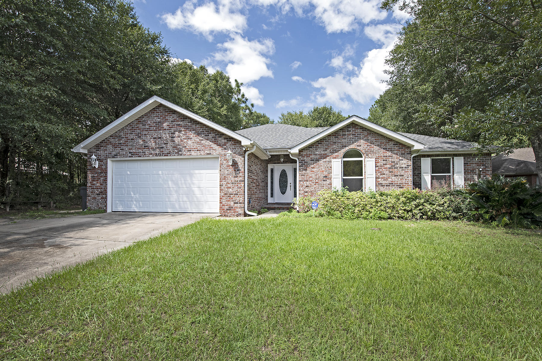 SPRING HOLLOW ESTATES - Residential