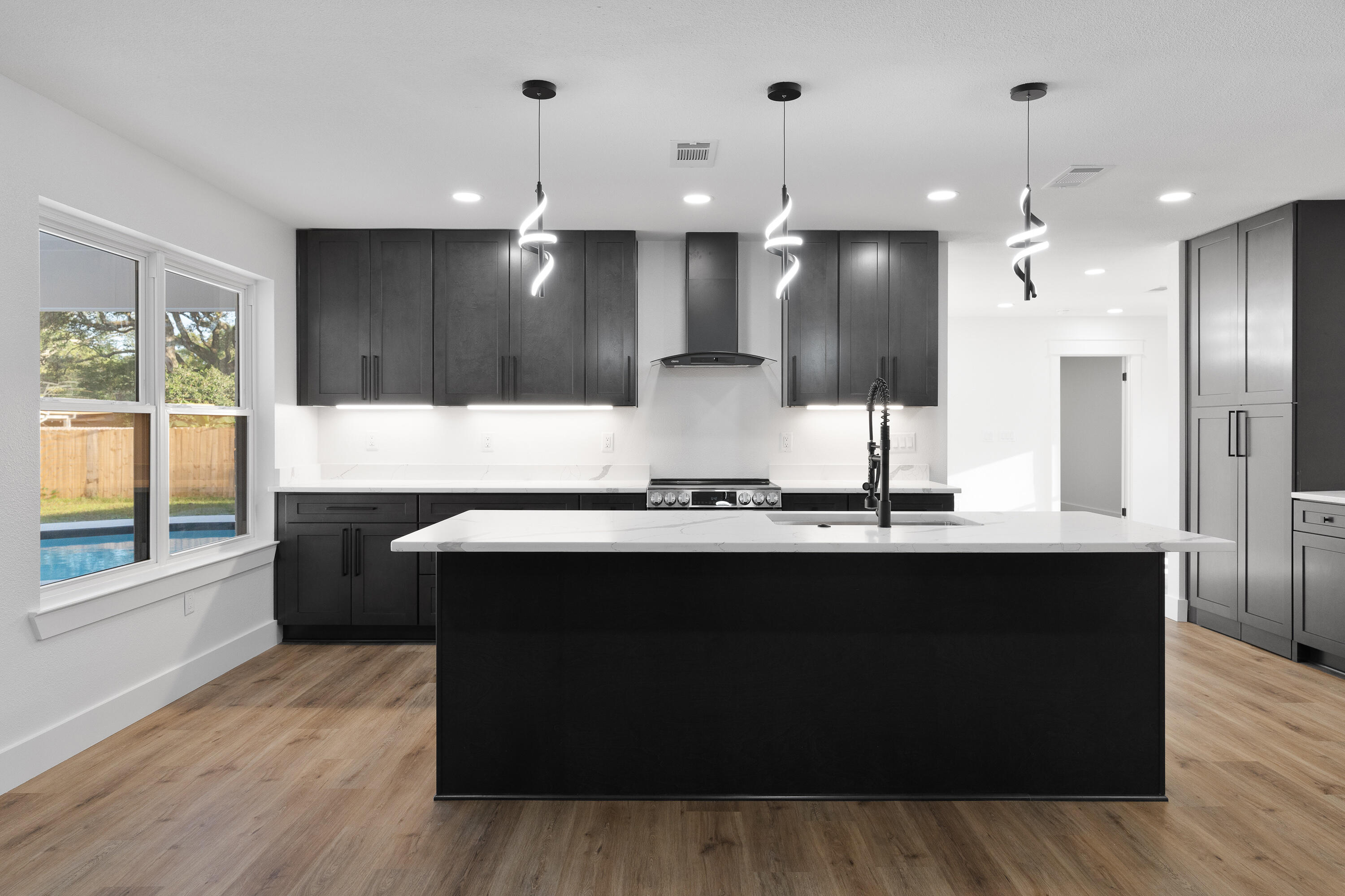 Kenwood/Country Club Est - Residential