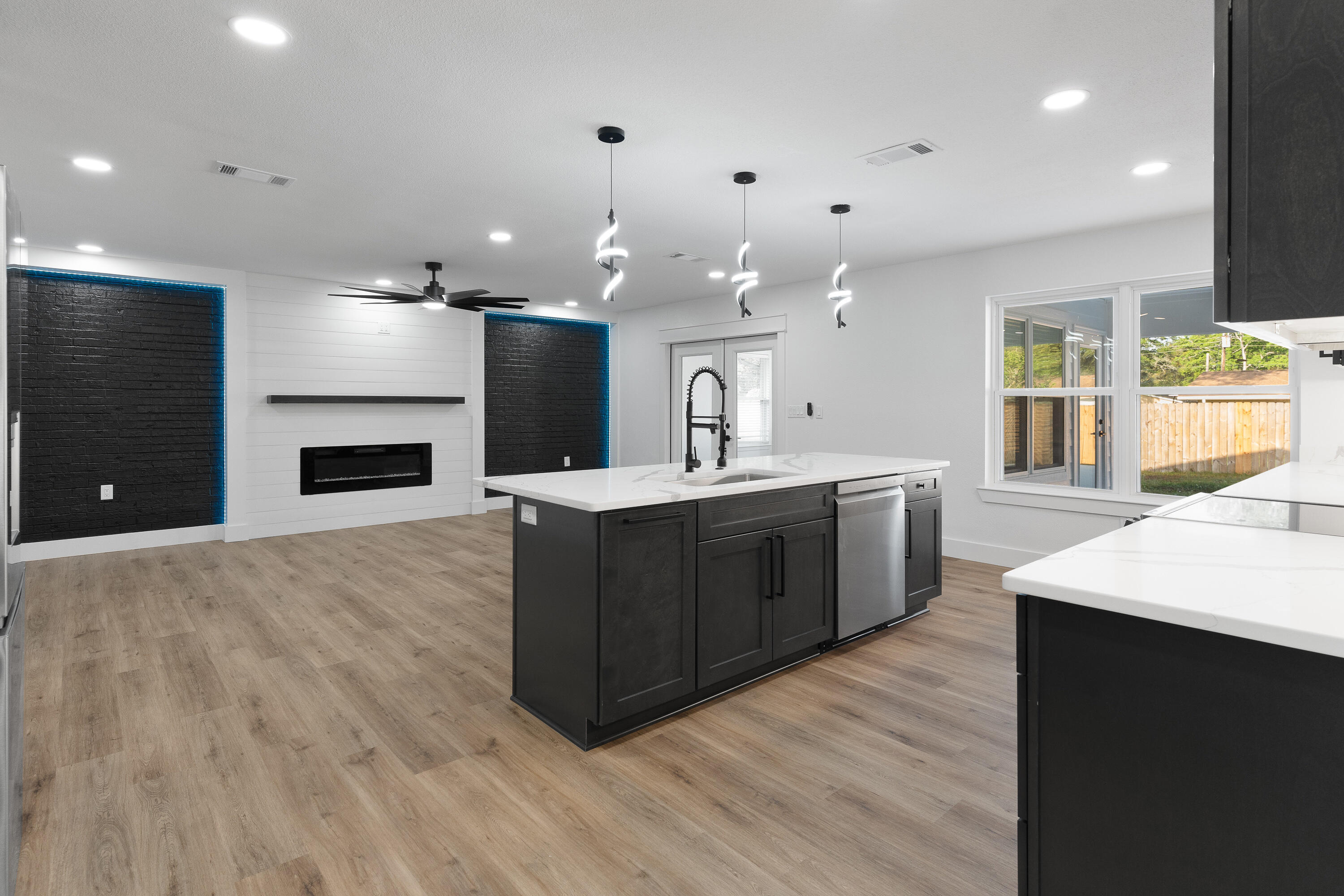 Kenwood/Country Club Est - Residential