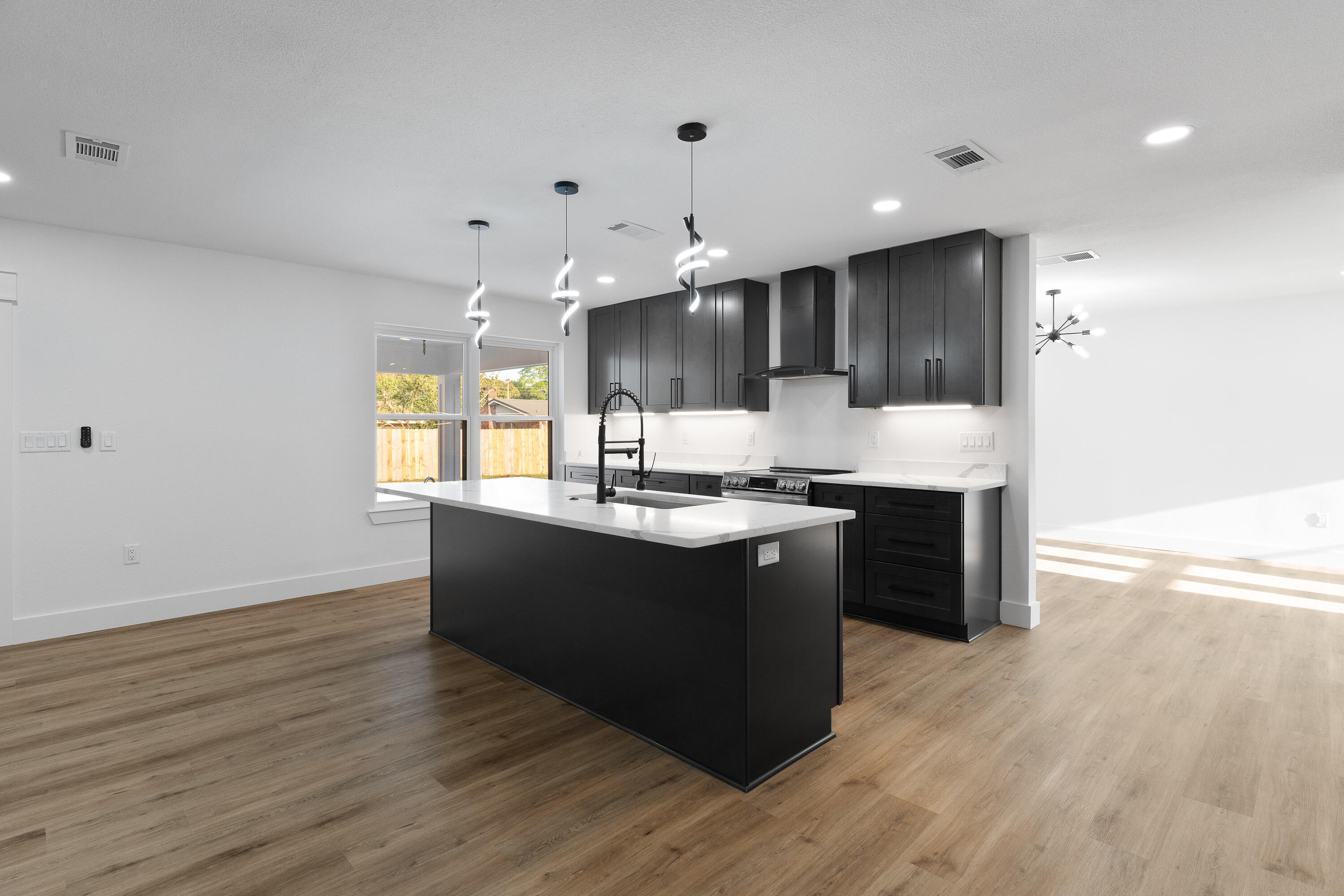Kenwood/Country Club Est - Residential