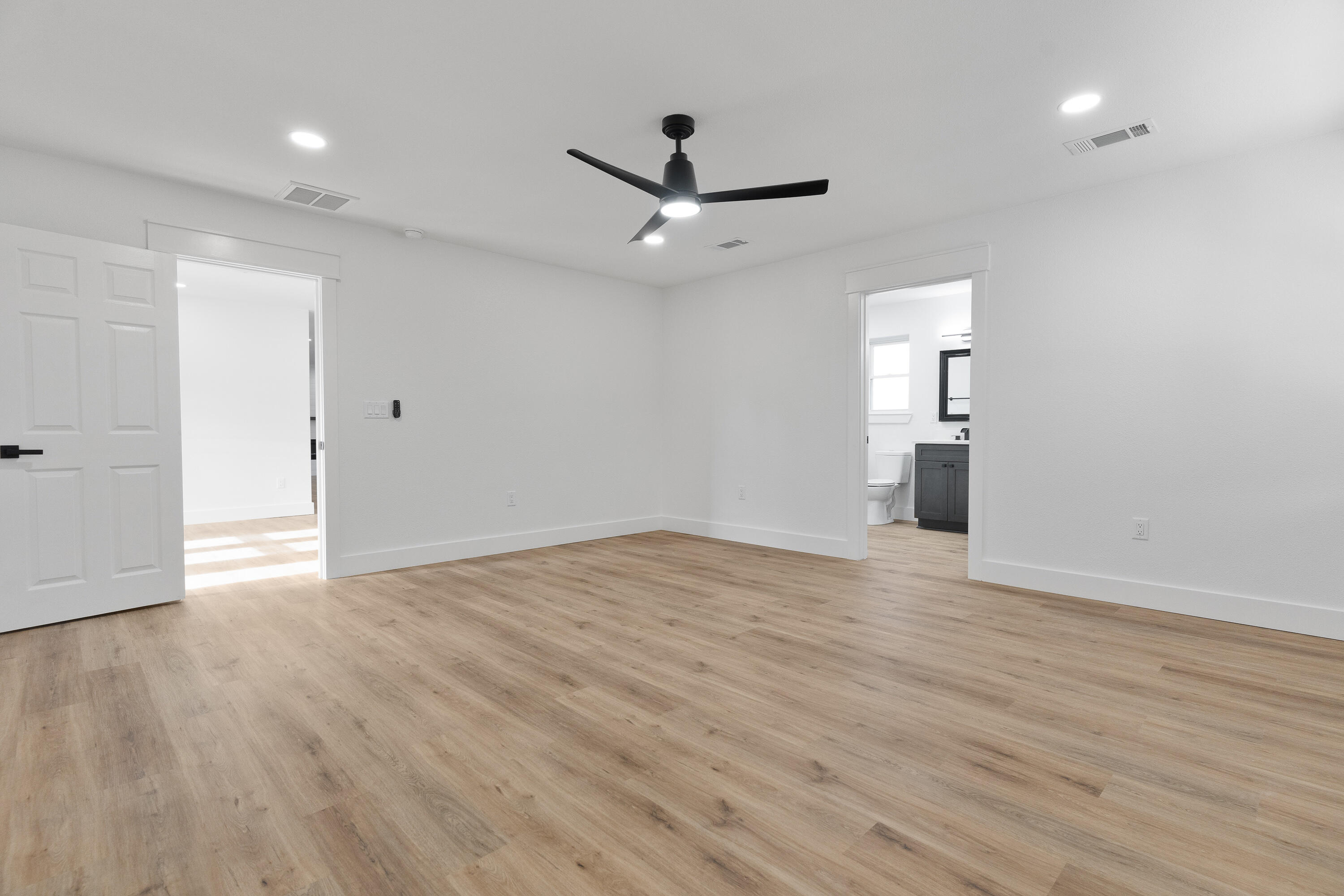 Kenwood/Country Club Est - Residential