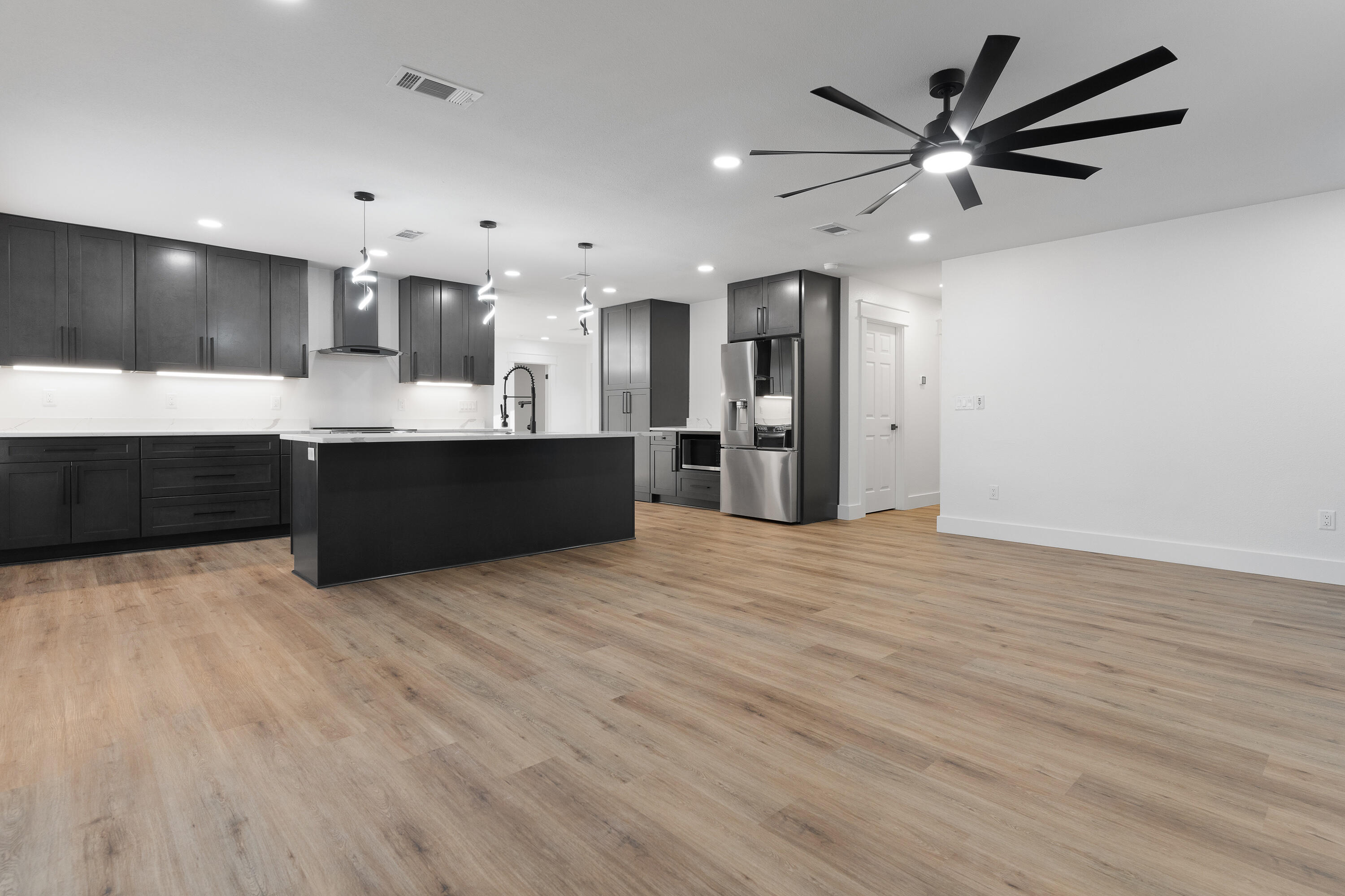 Kenwood/Country Club Est - Residential