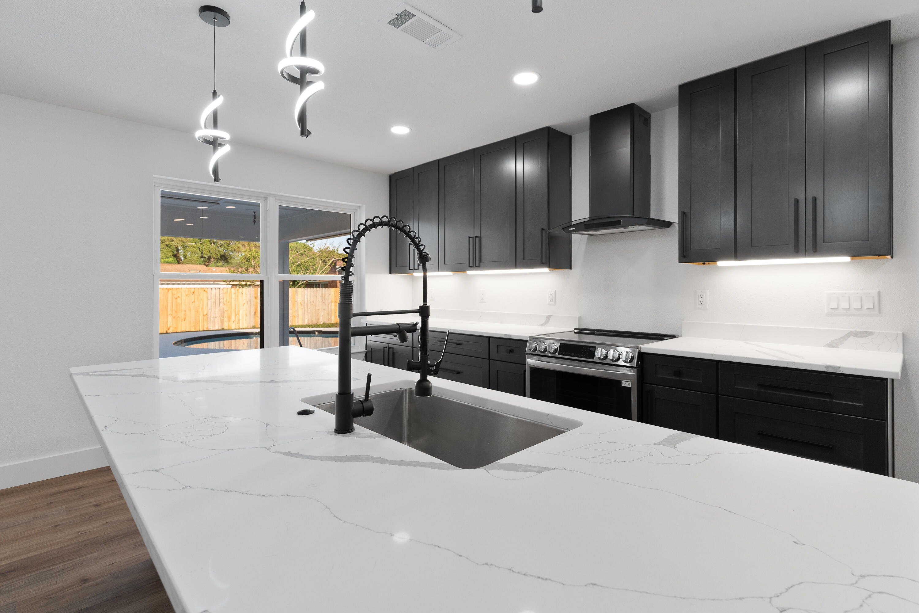 Kenwood/Country Club Est - Residential