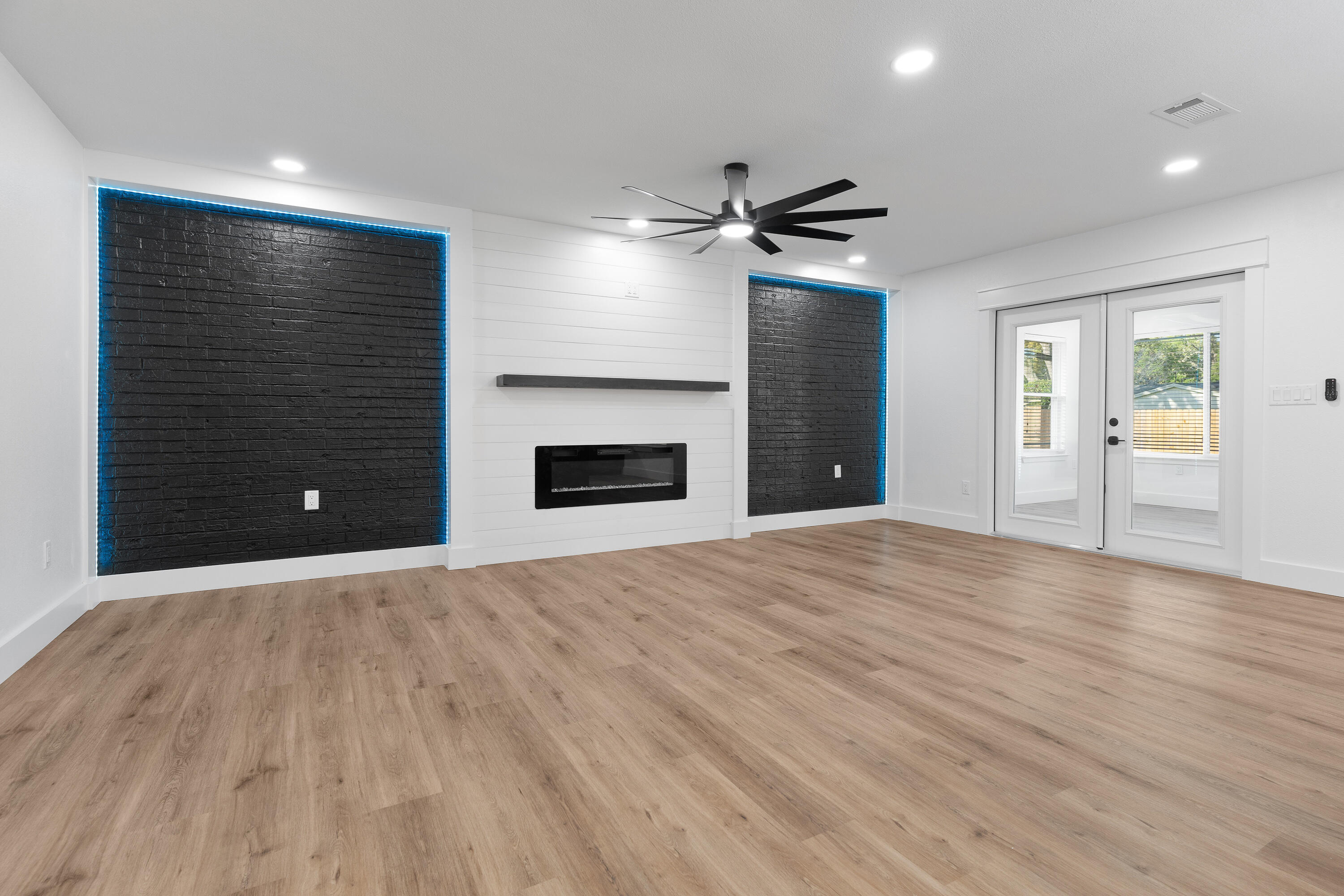 Kenwood/Country Club Est - Residential