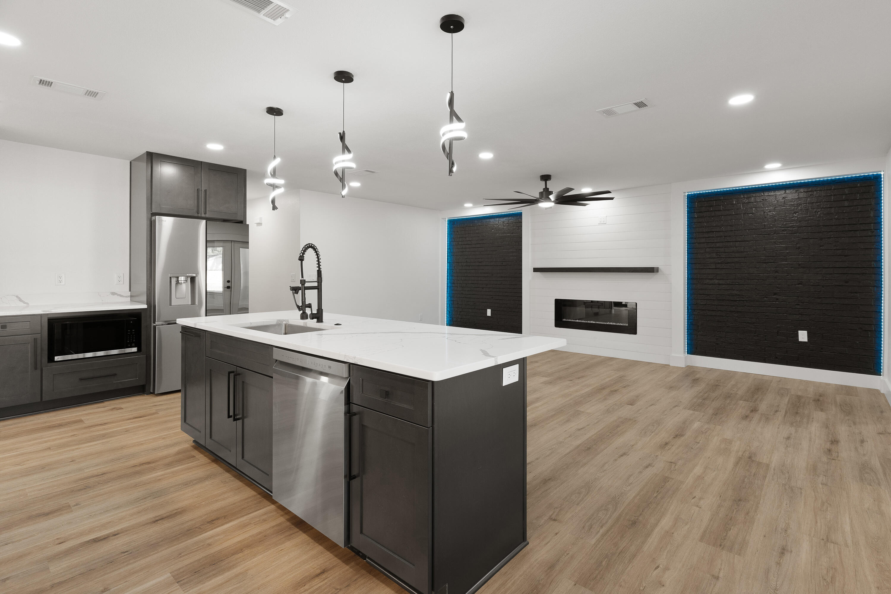 Kenwood/Country Club Est - Residential