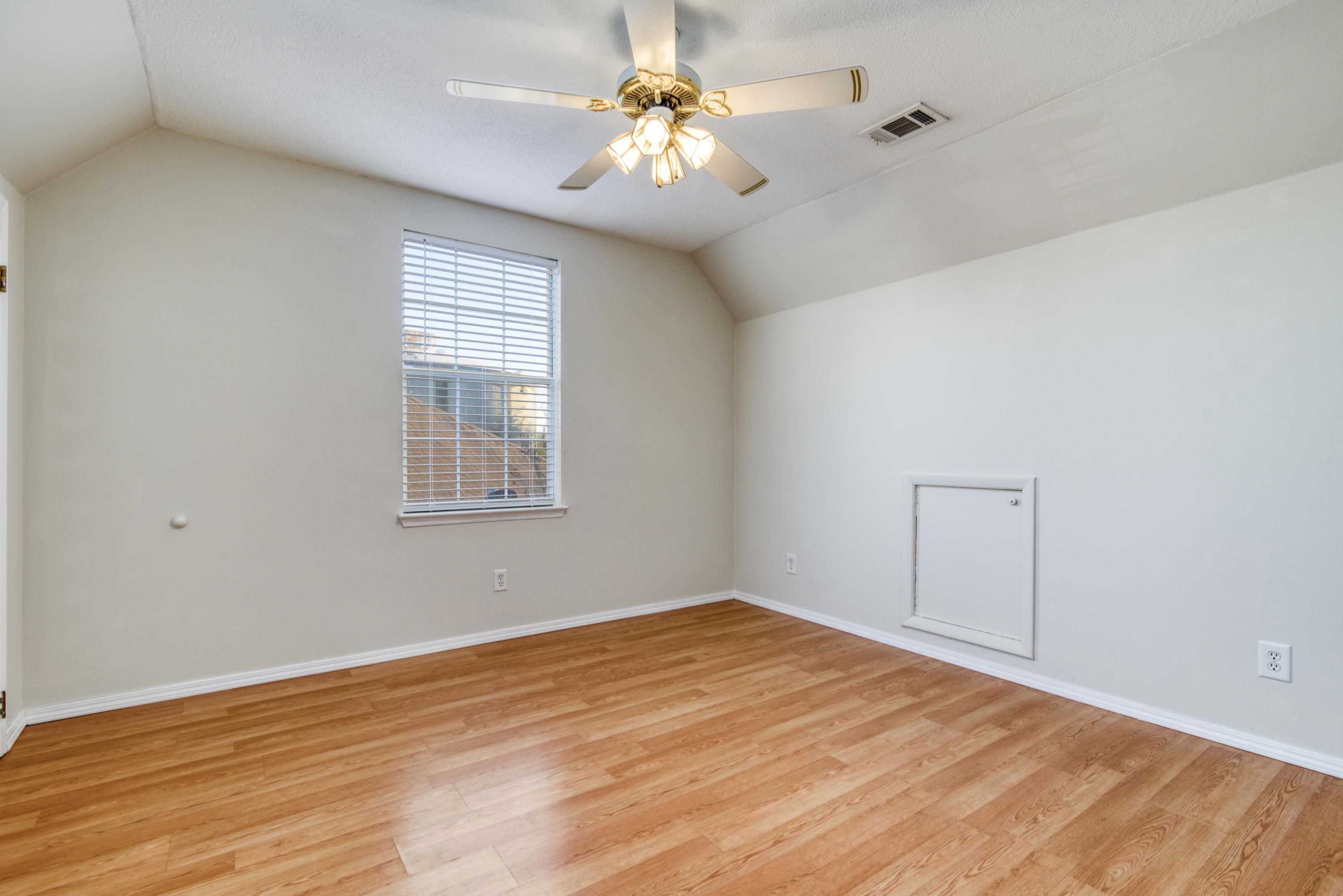 WOODLAND PARK ESTATES - Residential