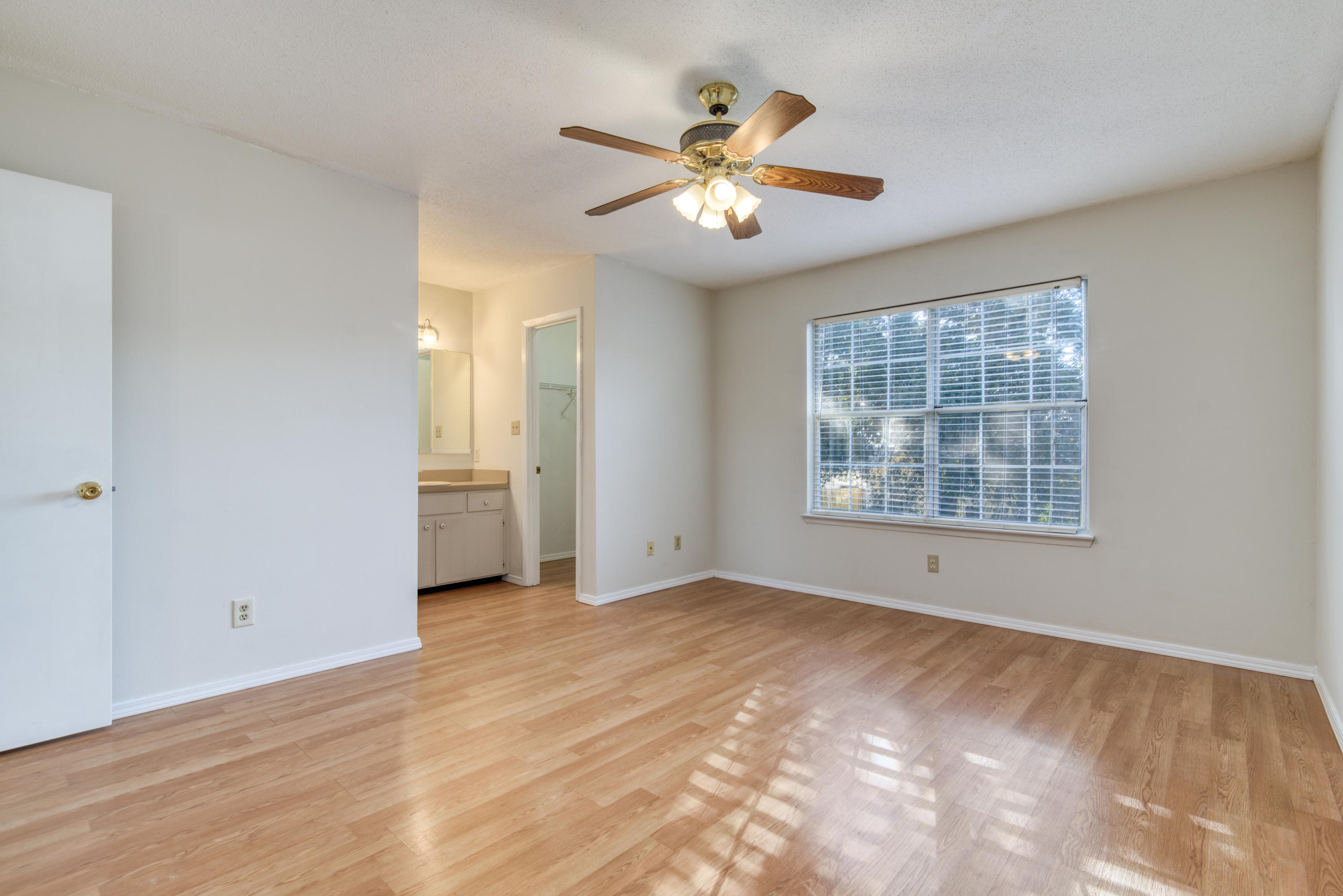 WOODLAND PARK ESTATES - Residential
