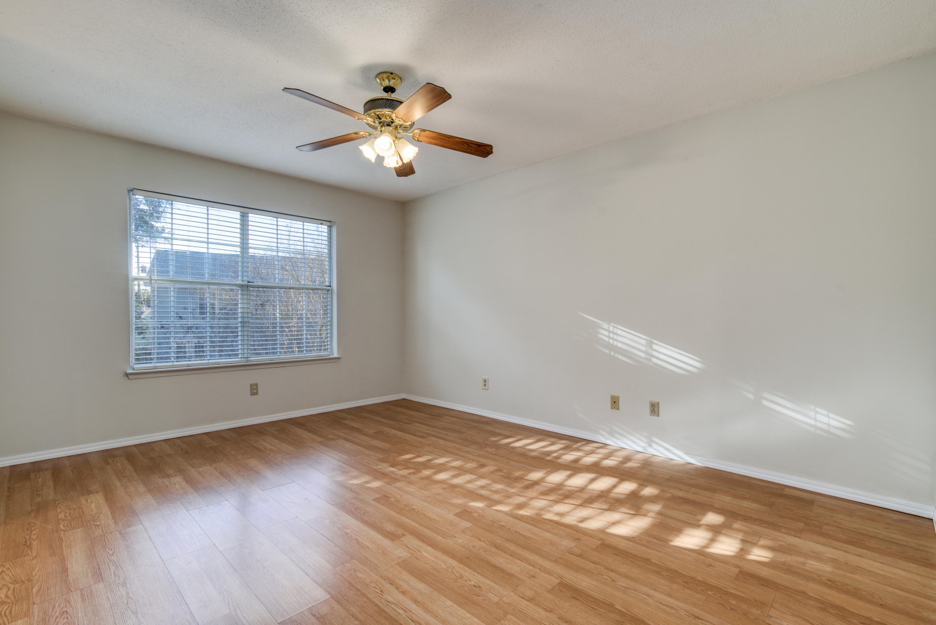 WOODLAND PARK ESTATES - Residential