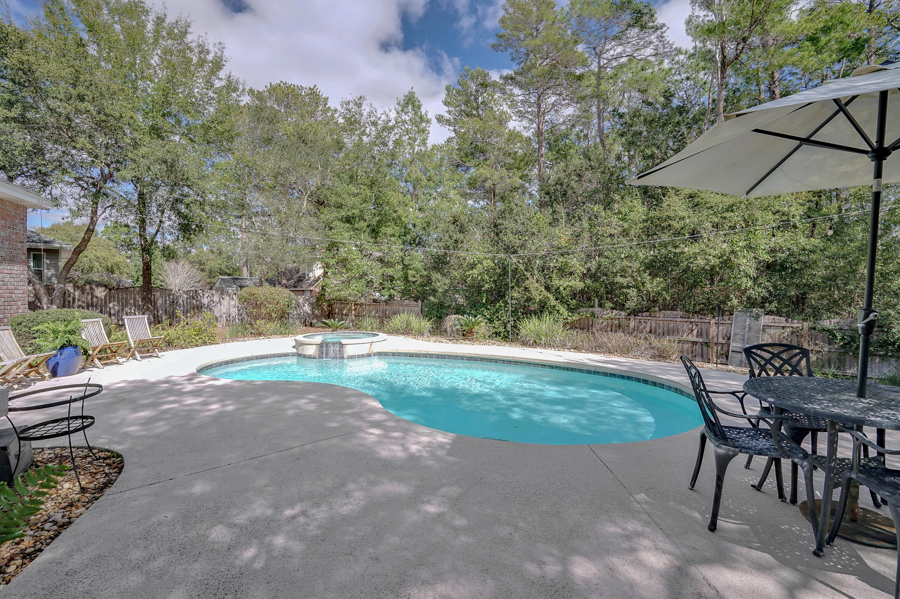ROCKY BAYOU COUNTRY CLUB ESTATES 9 - Residential