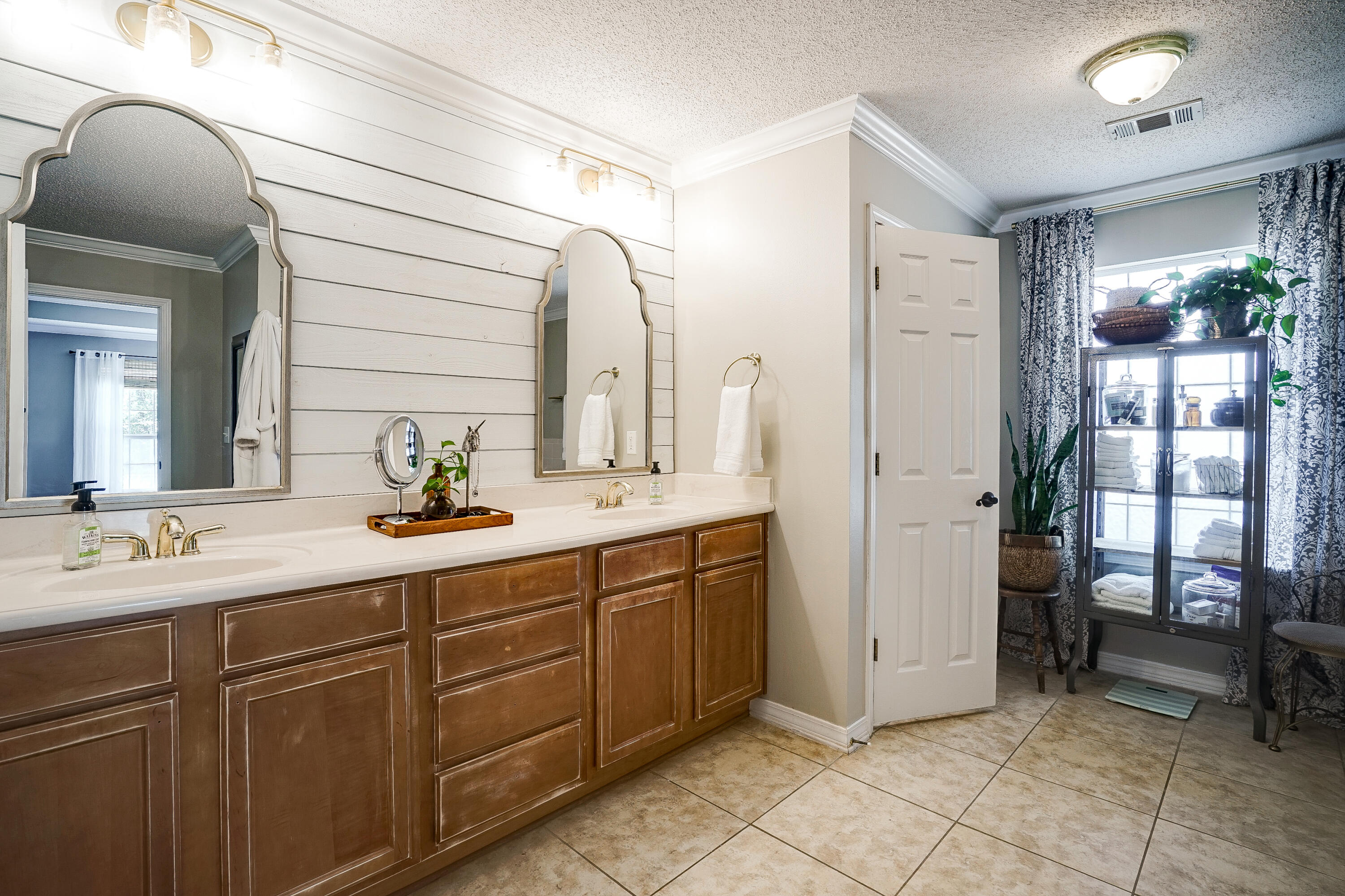 ROCKY BAYOU COUNTRY CLUB ESTATES 9 - Residential