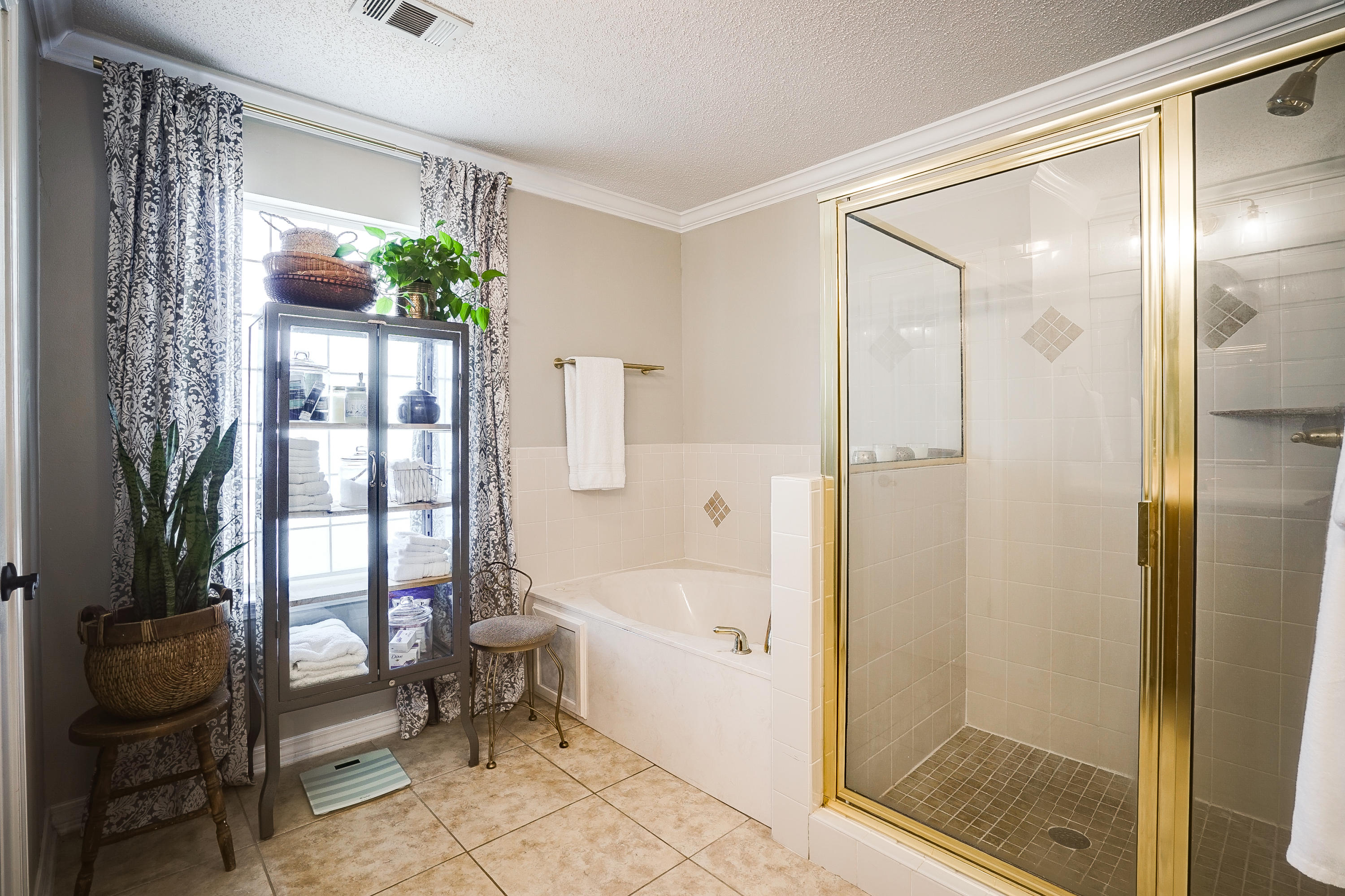 ROCKY BAYOU COUNTRY CLUB ESTATES 9 - Residential