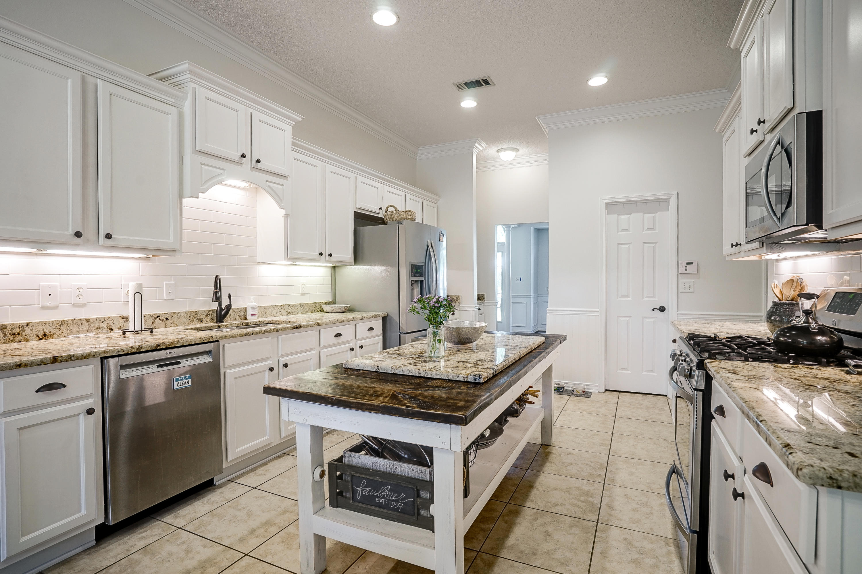 ROCKY BAYOU COUNTRY CLUB ESTATES 9 - Residential