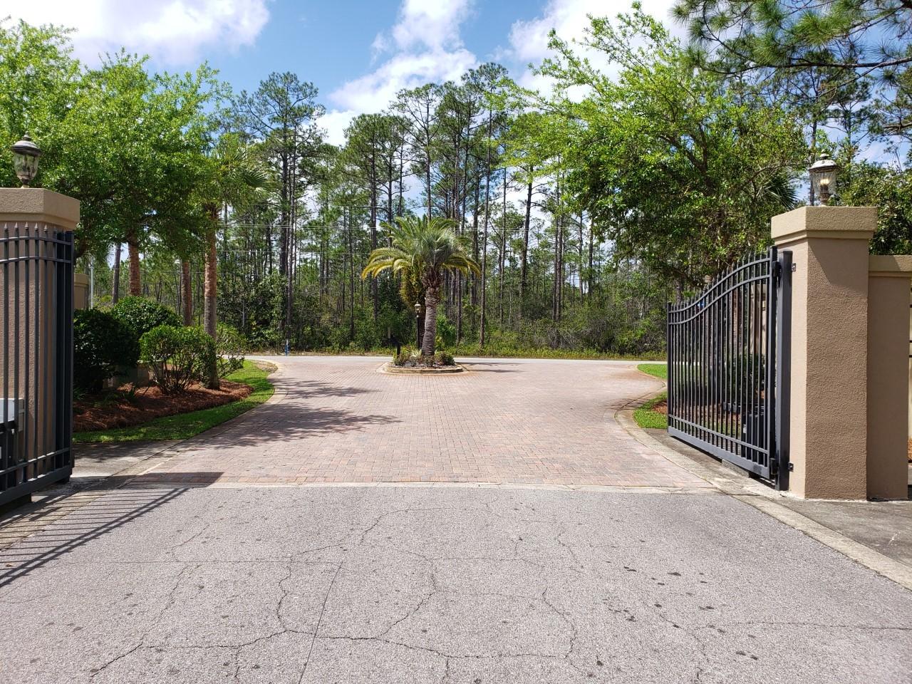 SECLUSION BAY - Land