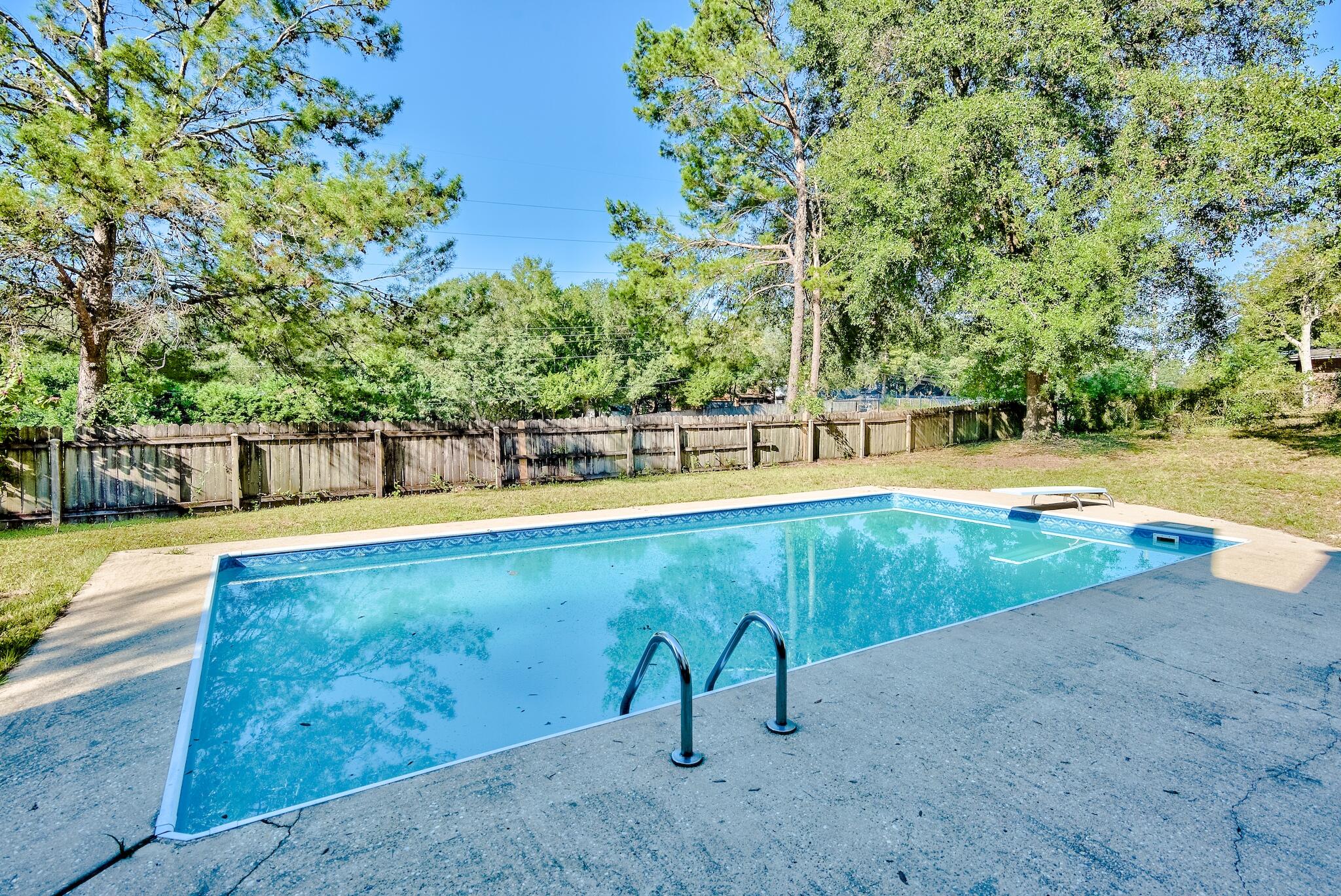 EDGEWATER VILLAGE NORTH - Residential