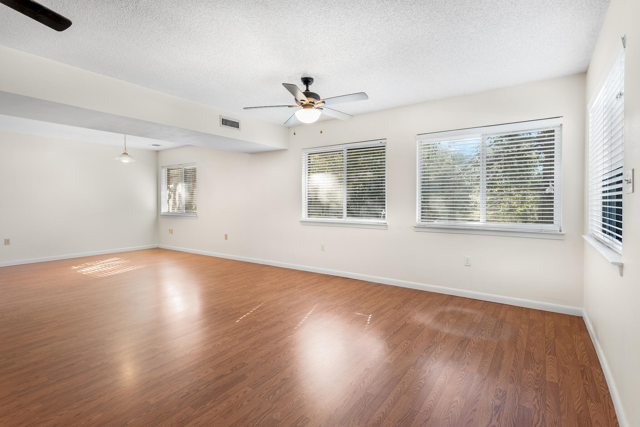 EDGEWATER VILLAGE NORTH - Residential