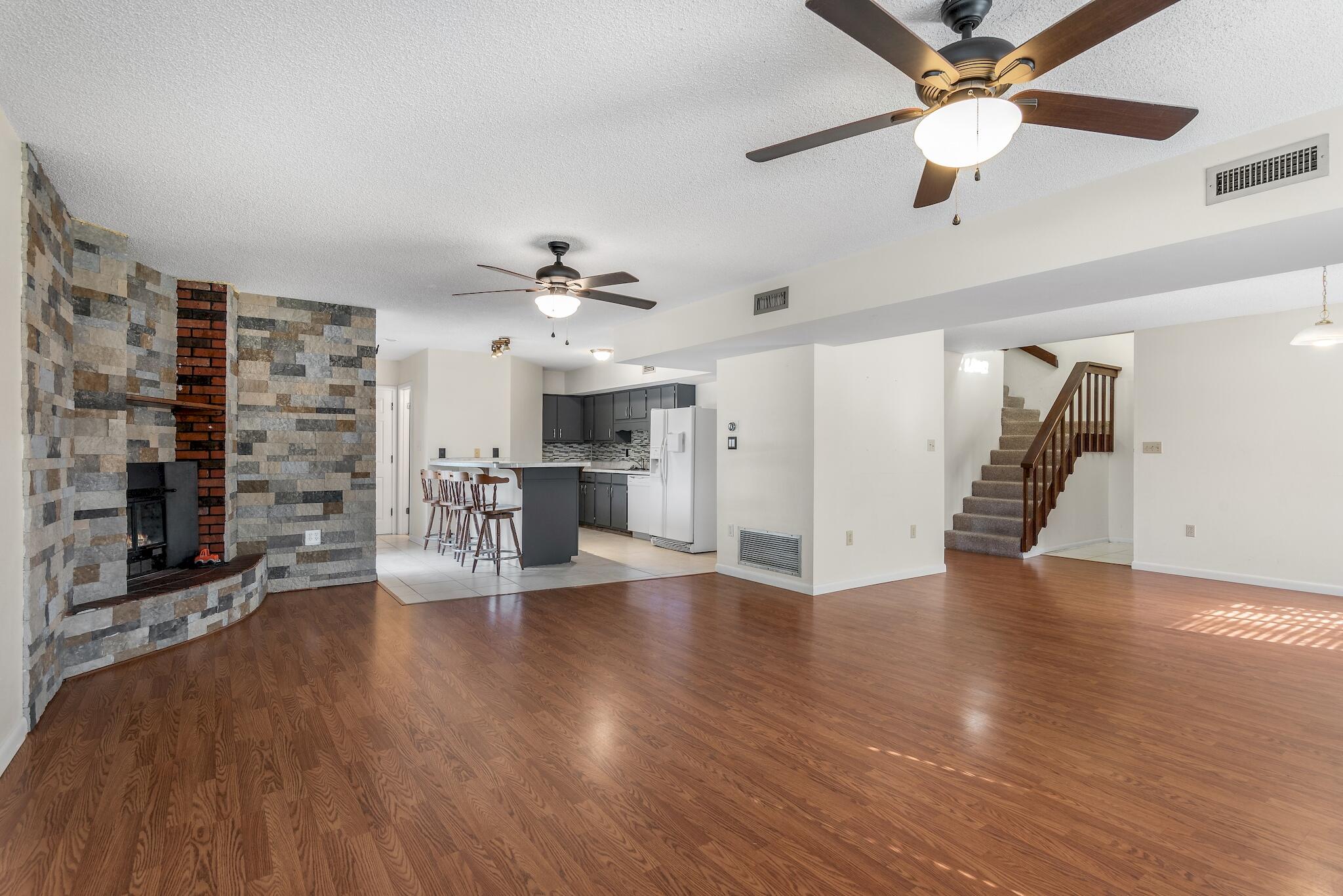 EDGEWATER VILLAGE NORTH - Residential