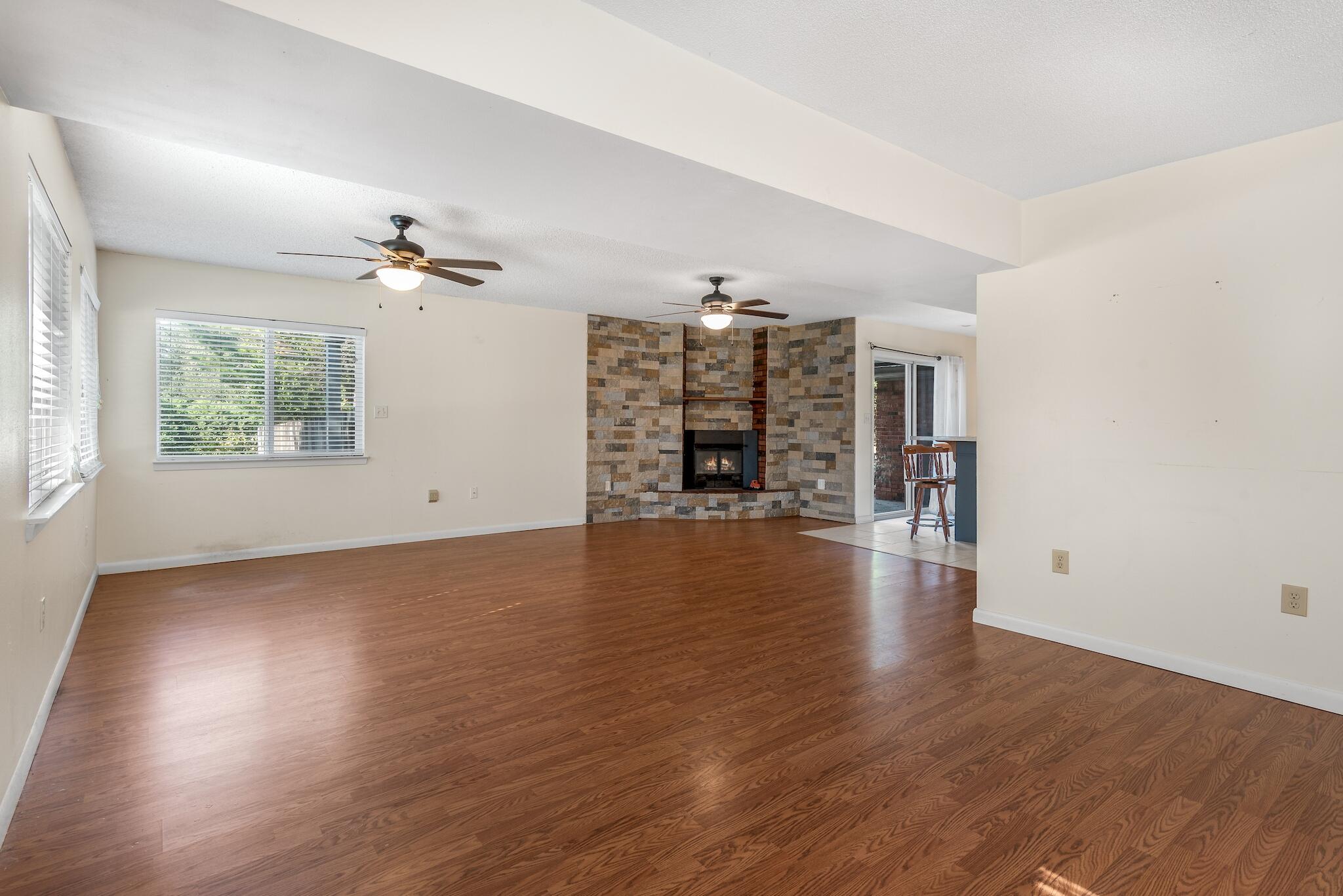 EDGEWATER VILLAGE NORTH - Residential