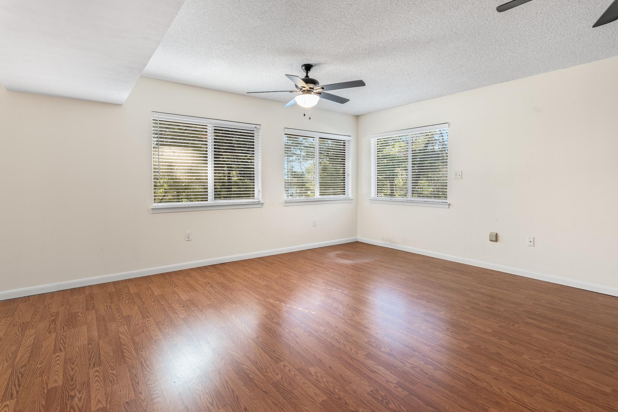 EDGEWATER VILLAGE NORTH - Residential