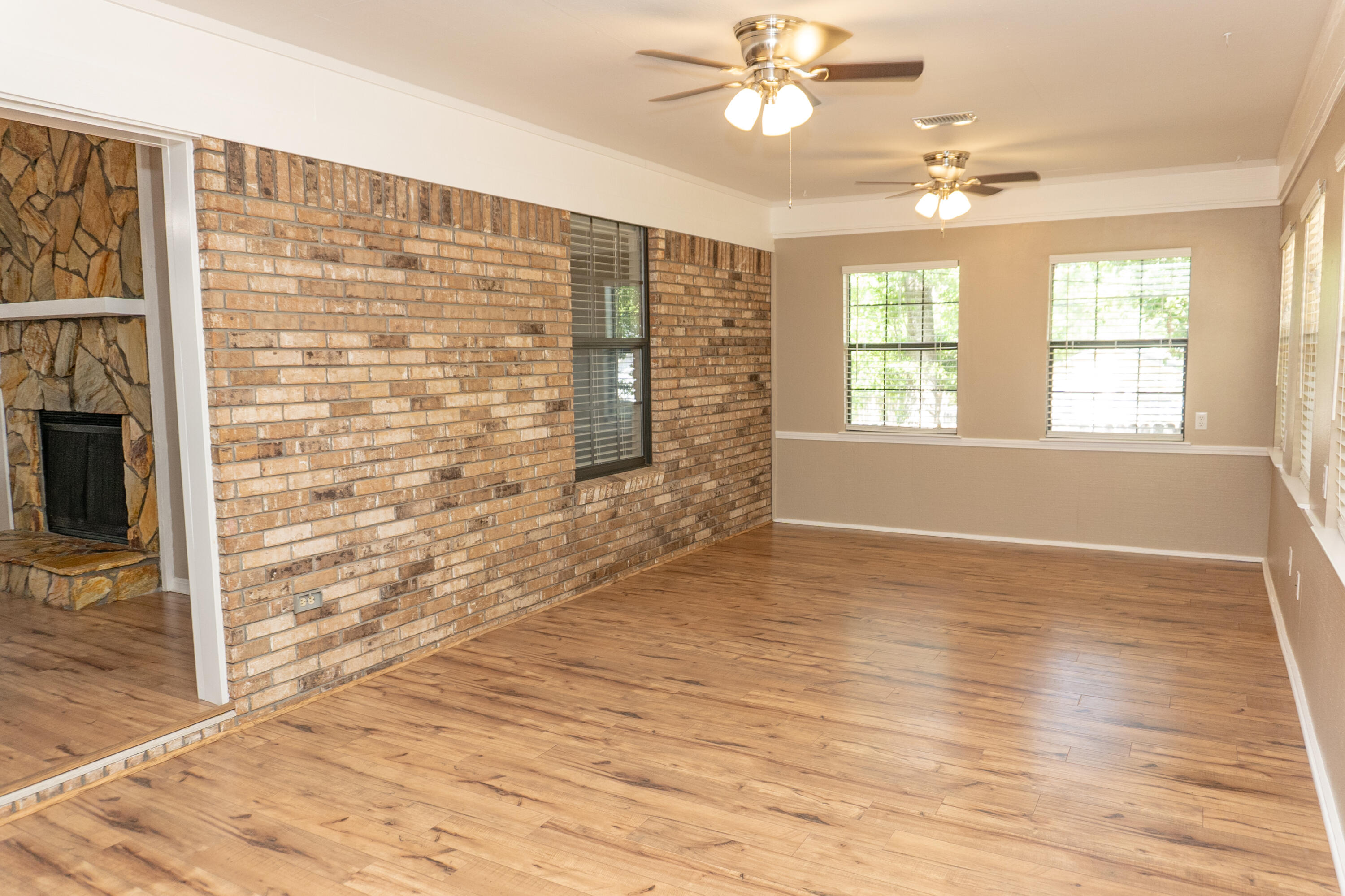 COUNTRYVIEW ESTATES - Residential Lease