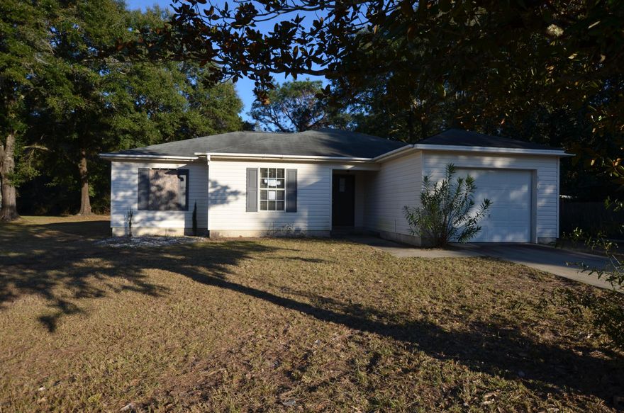 Just minutes from Crestview HS, shopping and more, this REO home has tons of potential. A little bit of elbow grease goes along way with this 3 bedroom 2 bath vinyl sided home, which was built in 2004. Home has carpet, vinyl, tile, 1 car garage and cute as a button. A must see! Call today before it's gone. Asking Price $93100.00