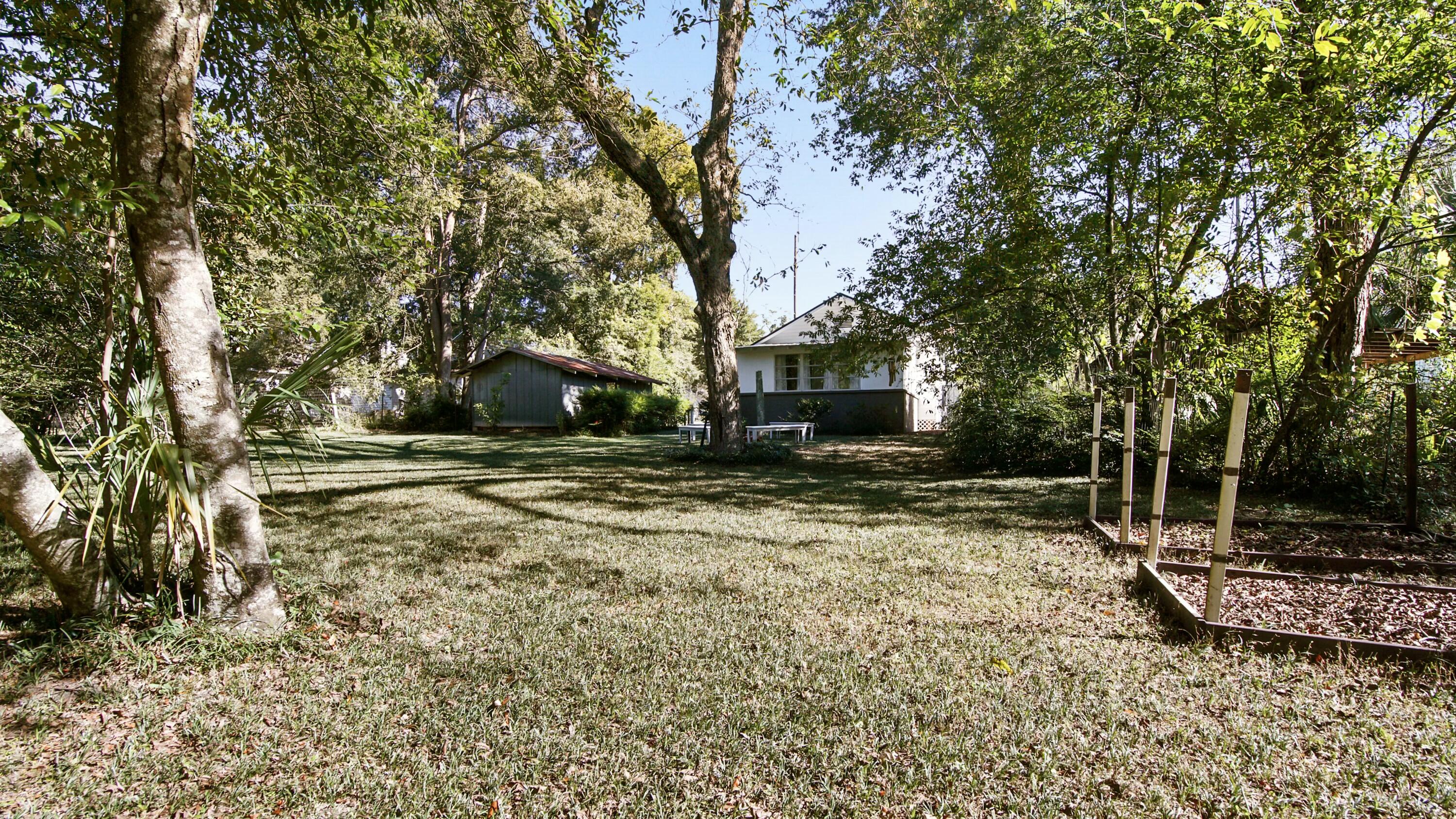 TOWN OF DEFUNIAK SPRINGS - Residential