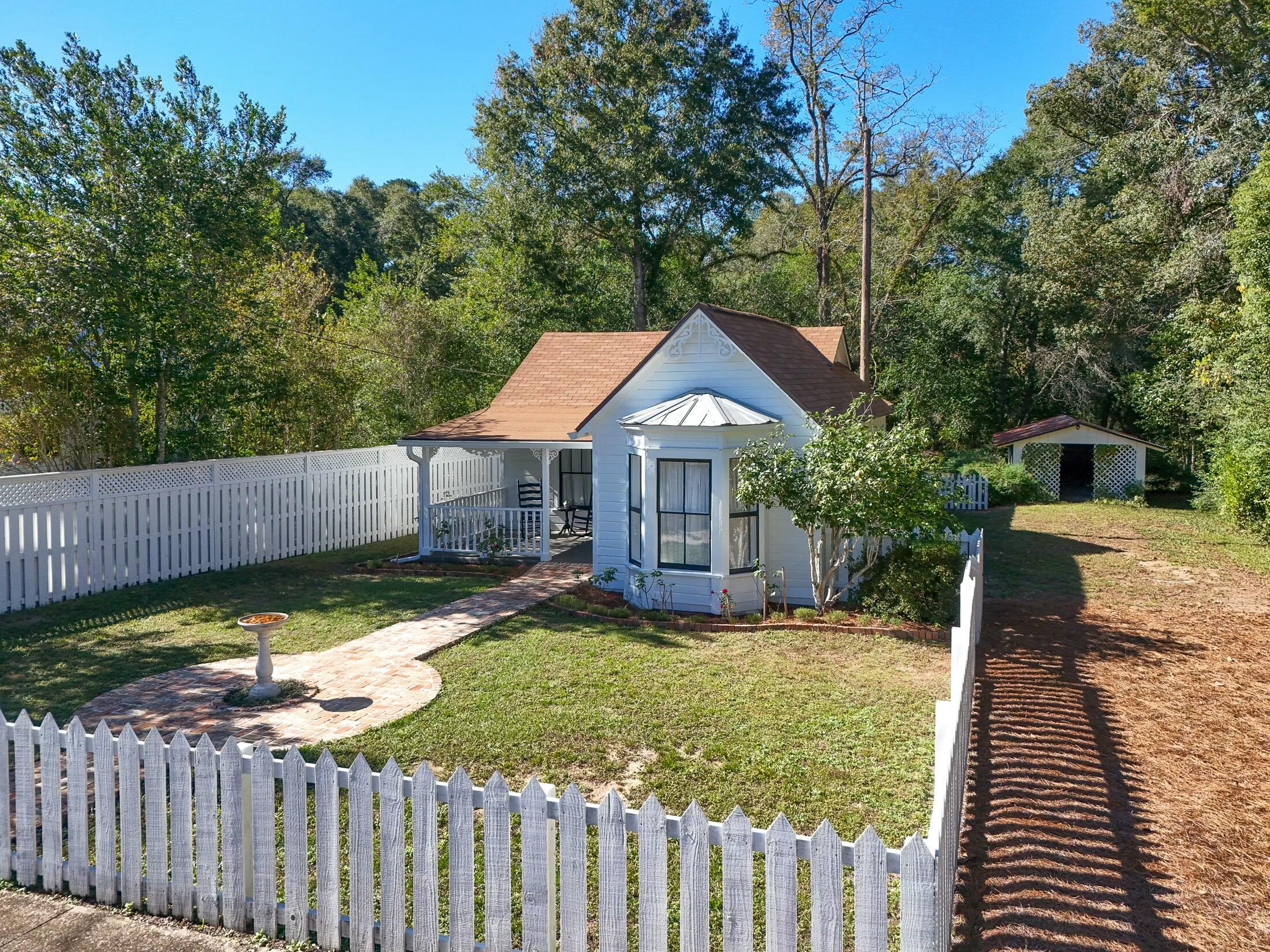 TOWN OF DEFUNIAK SPRINGS - Residential