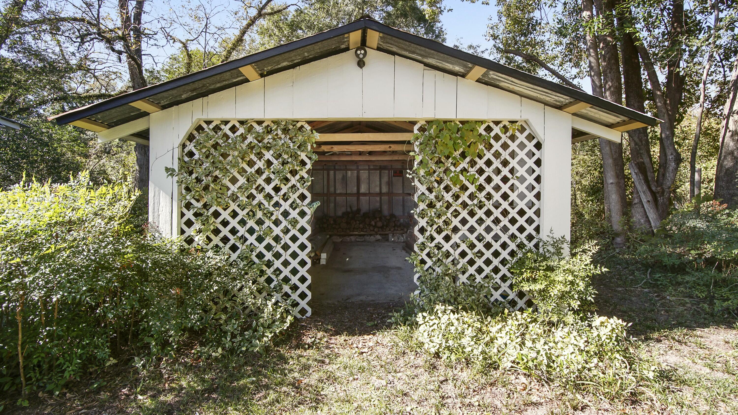 TOWN OF DEFUNIAK SPRINGS - Residential