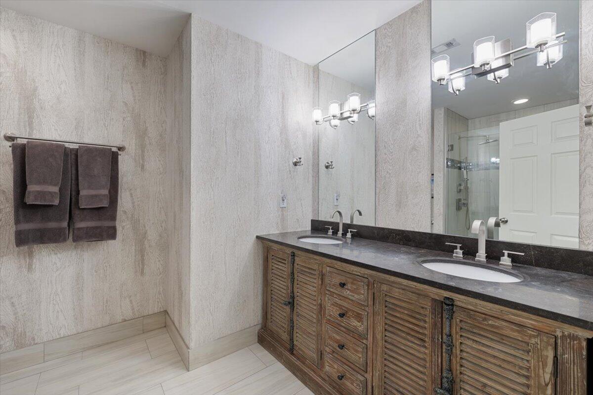 SEAGROVE VILLAGE 7TH ADD - Residential