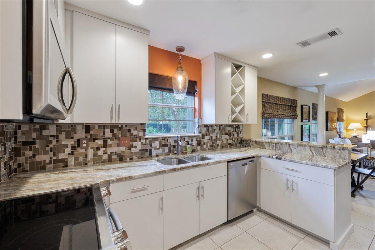 SEAGROVE VILLAGE 7TH ADD - Residential