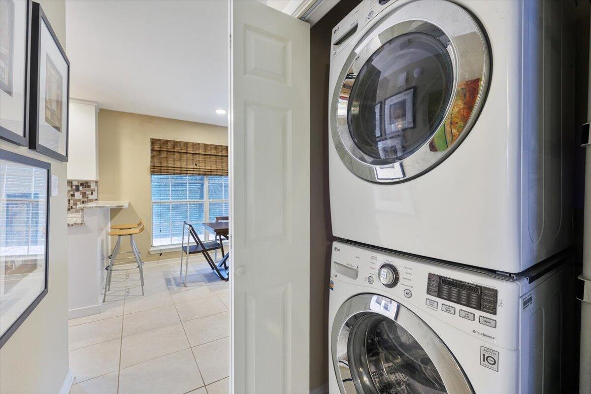 SEAGROVE VILLAGE 7TH ADD - Residential