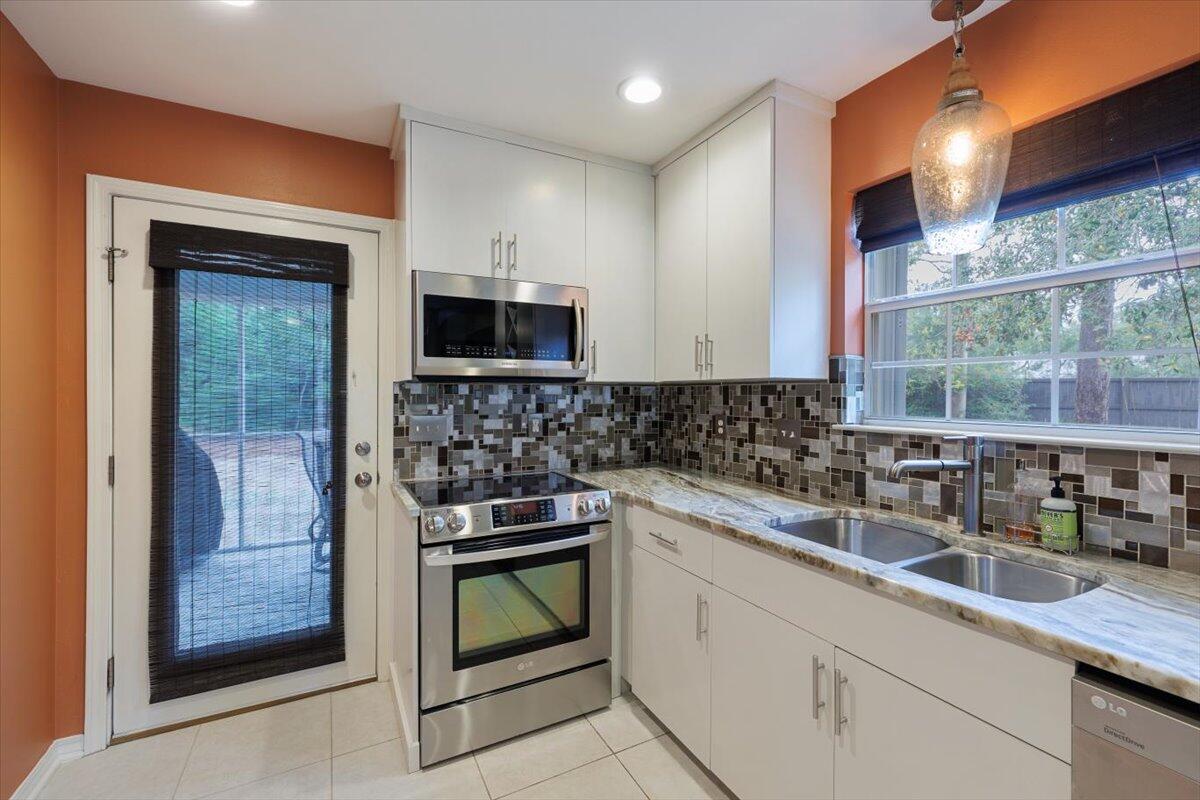 SEAGROVE VILLAGE 7TH ADD - Residential