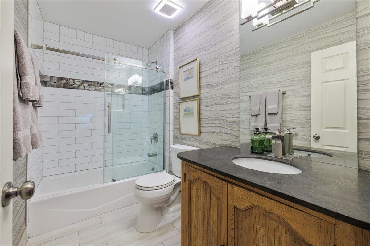 SEAGROVE VILLAGE 7TH ADD - Residential