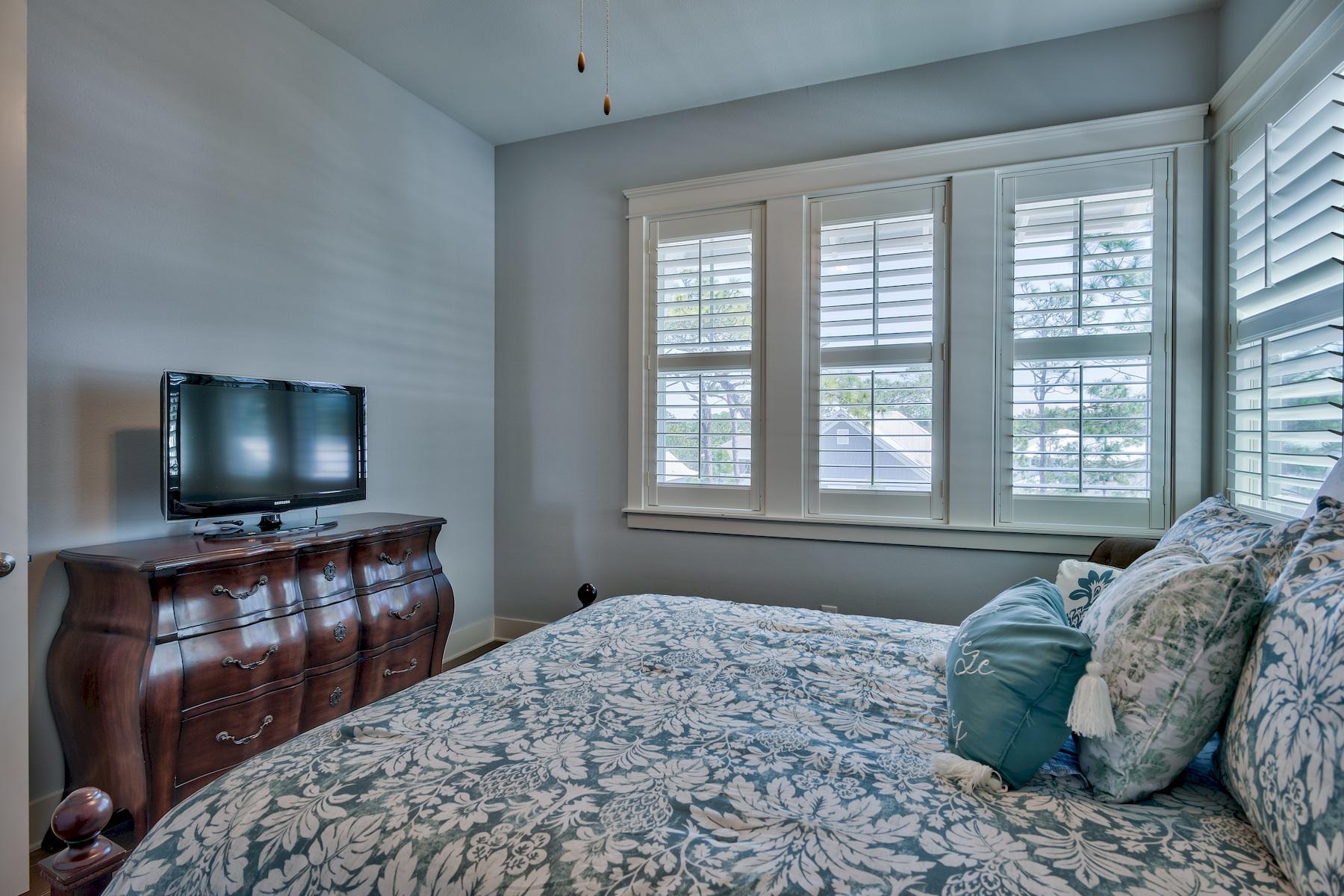 HIGHLAND PARKS - Residential