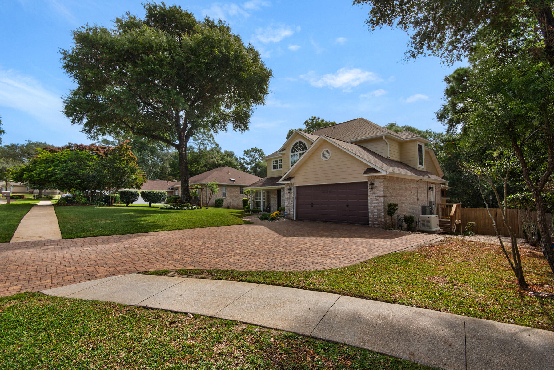 ROCKY BAYOU COUNTRY CLUB ESTATES 8 - Residential