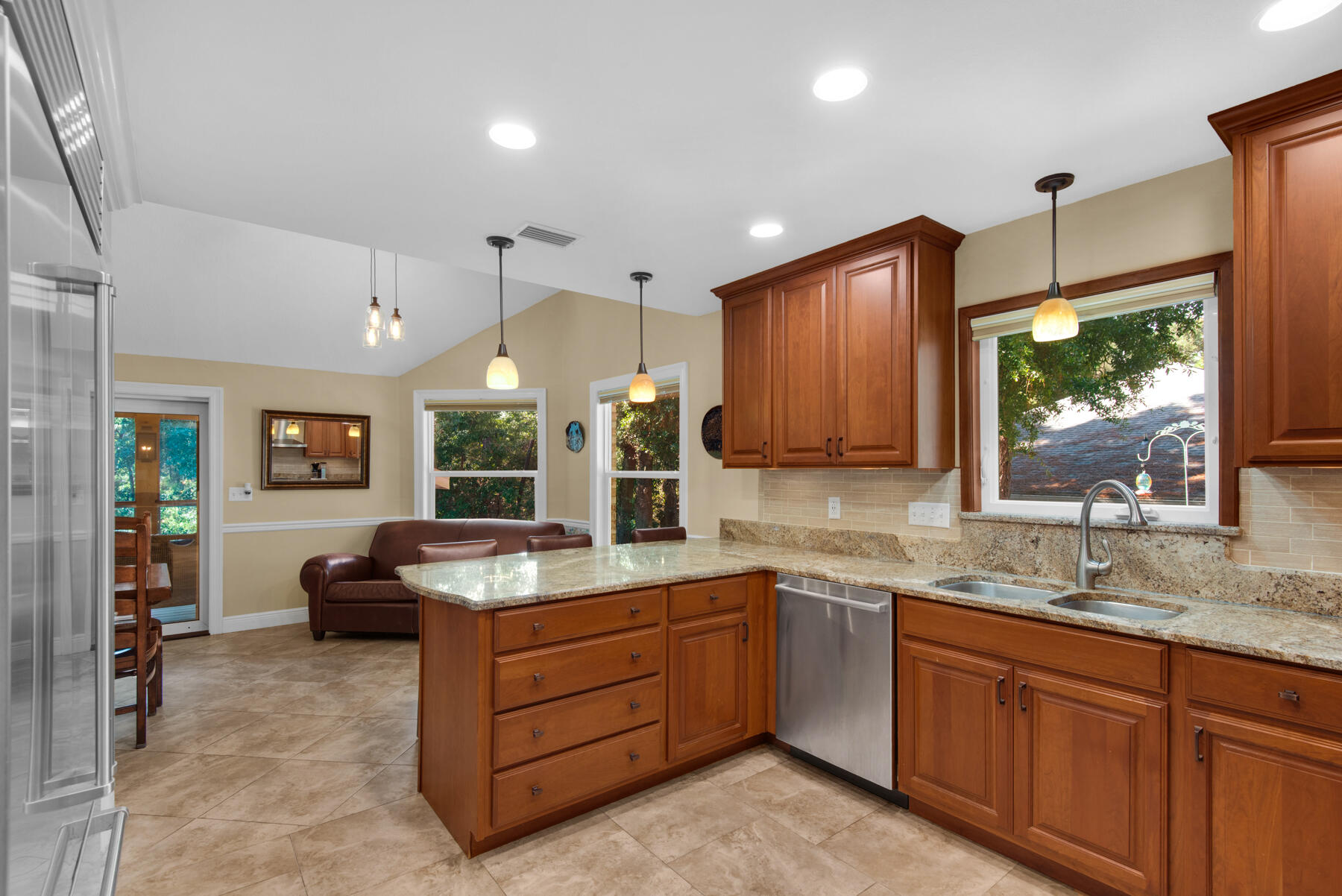 ROCKY BAYOU COUNTRY CLUB ESTATES 8 - Residential