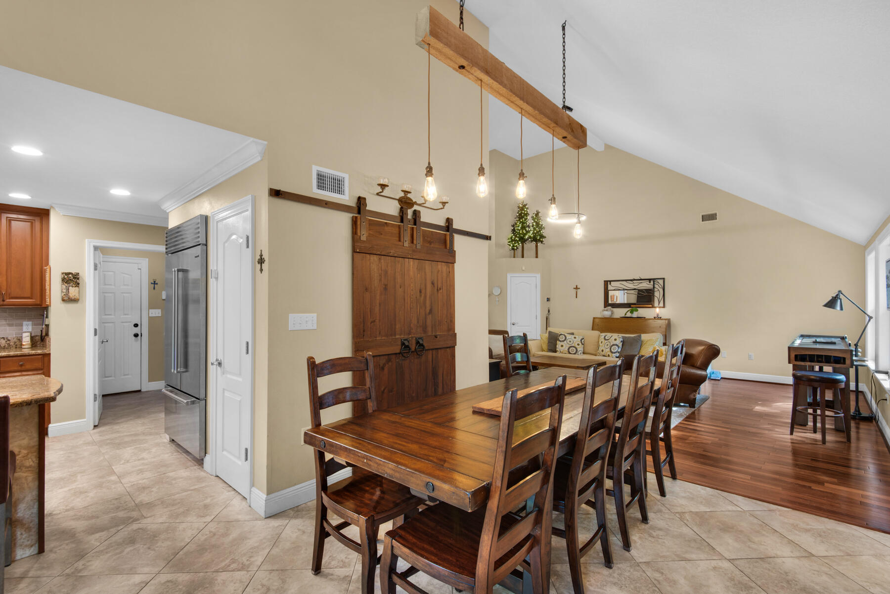 ROCKY BAYOU COUNTRY CLUB ESTATES 8 - Residential