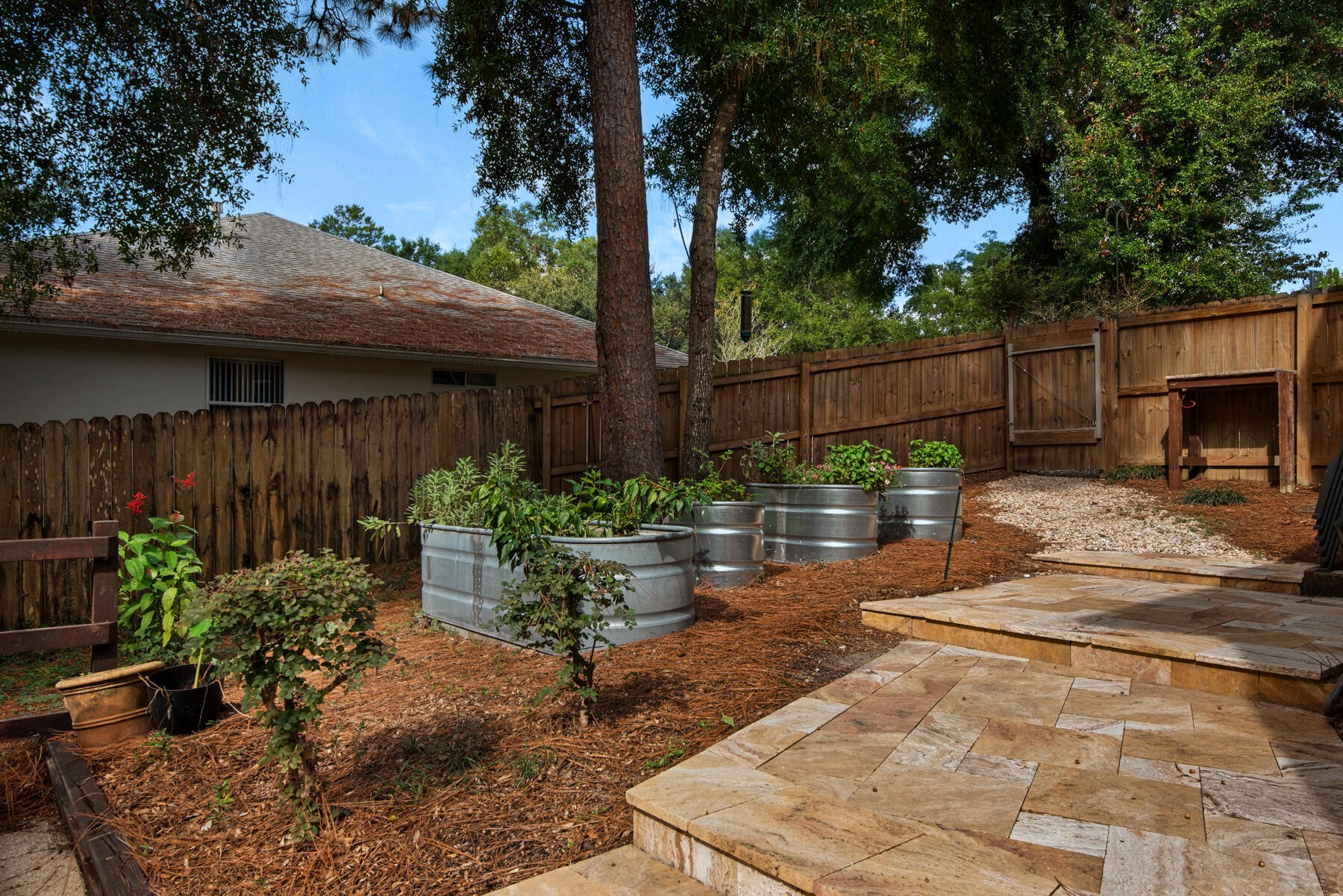 ROCKY BAYOU COUNTRY CLUB ESTATES 8 - Residential