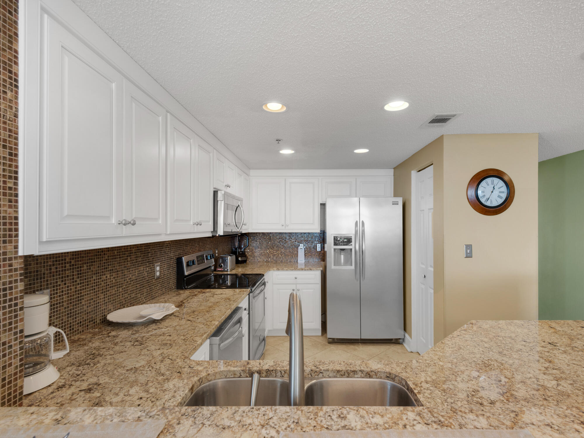 JADE EAST TOWERS CONDO - Residential