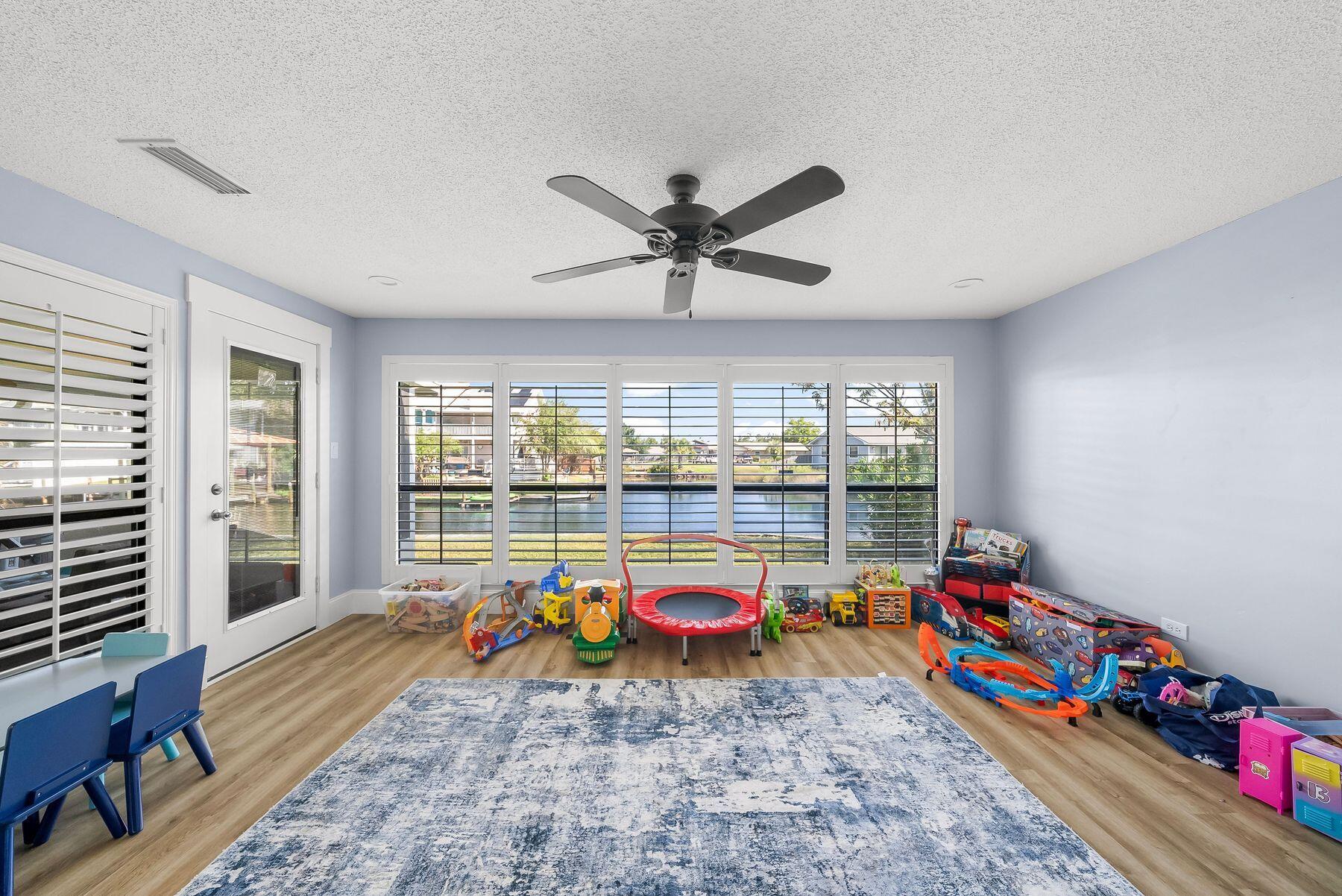 VENETIAN VILLA - Residential